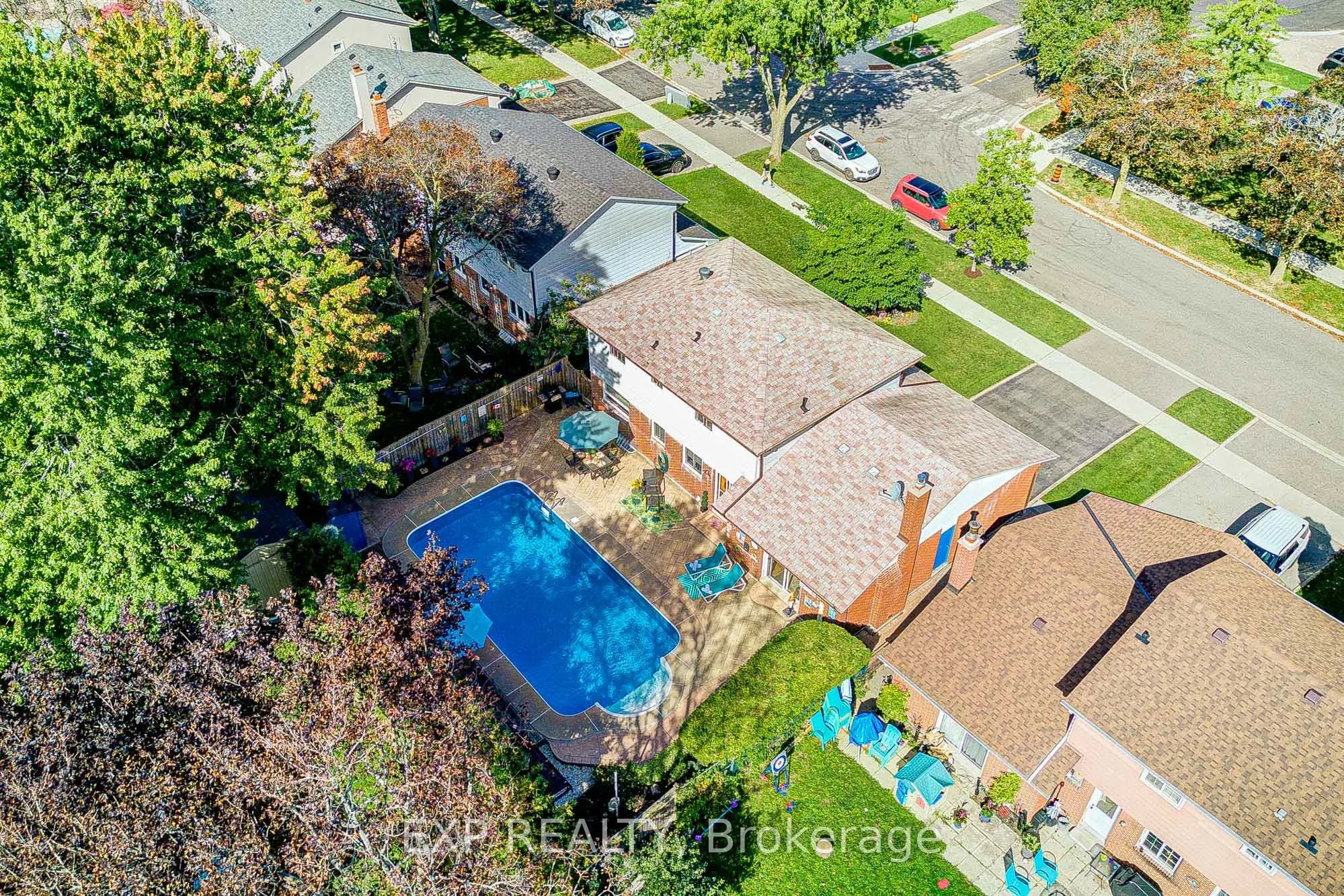 17 Rustywood Drive