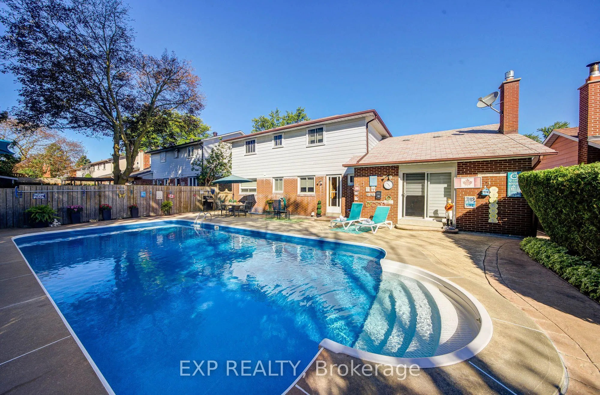 17 Rustywood Drive