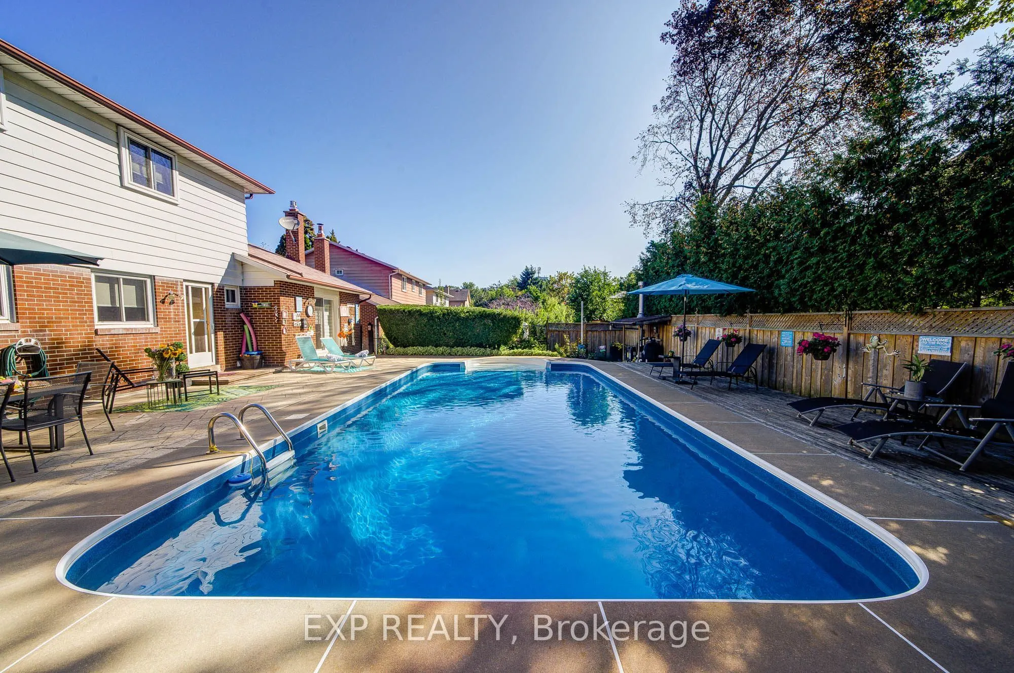 17 Rustywood Drive