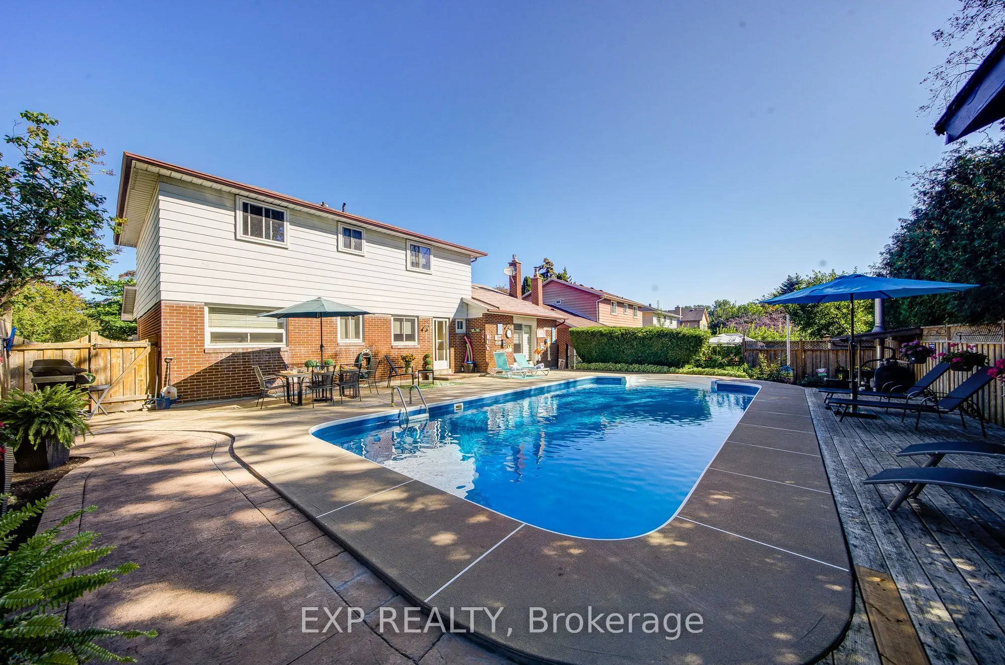 17 Rustywood Drive