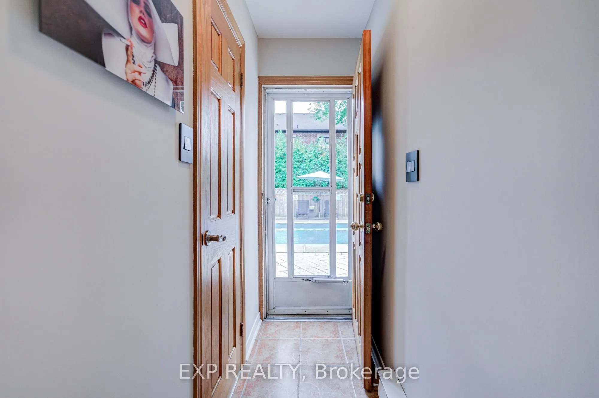 17 Rustywood Drive