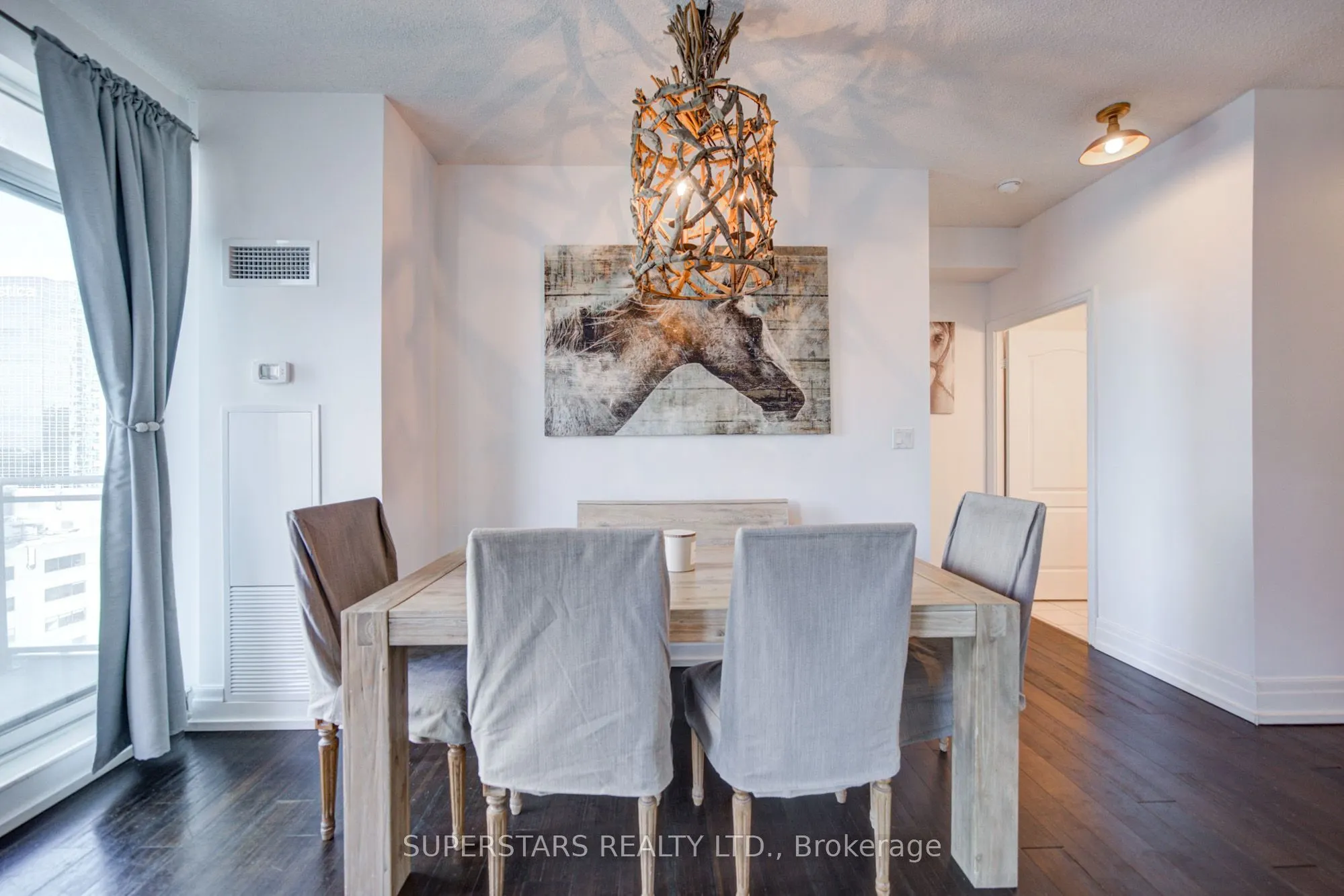 188 Doris Avenue ##2002