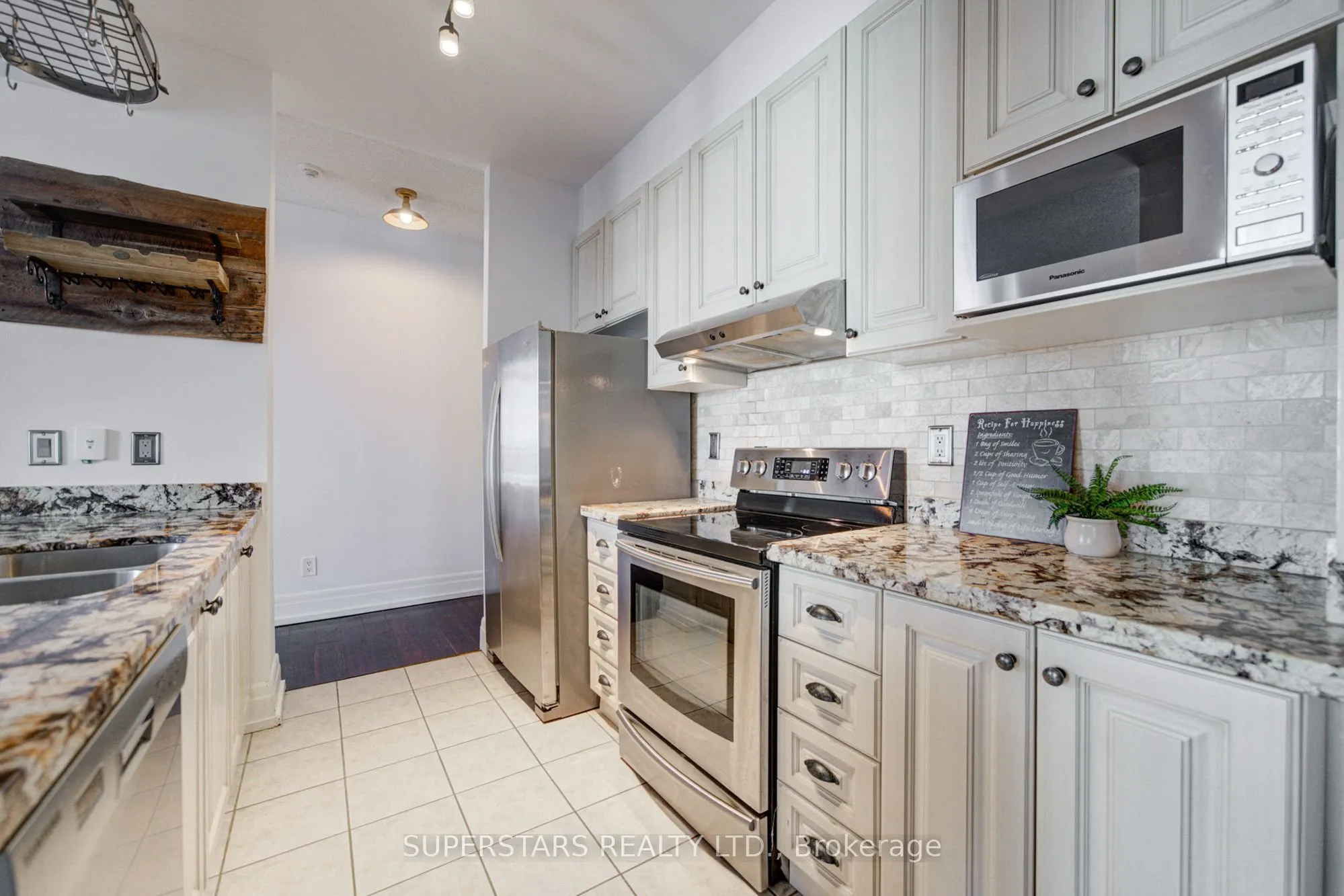 188 Doris Avenue ##2002