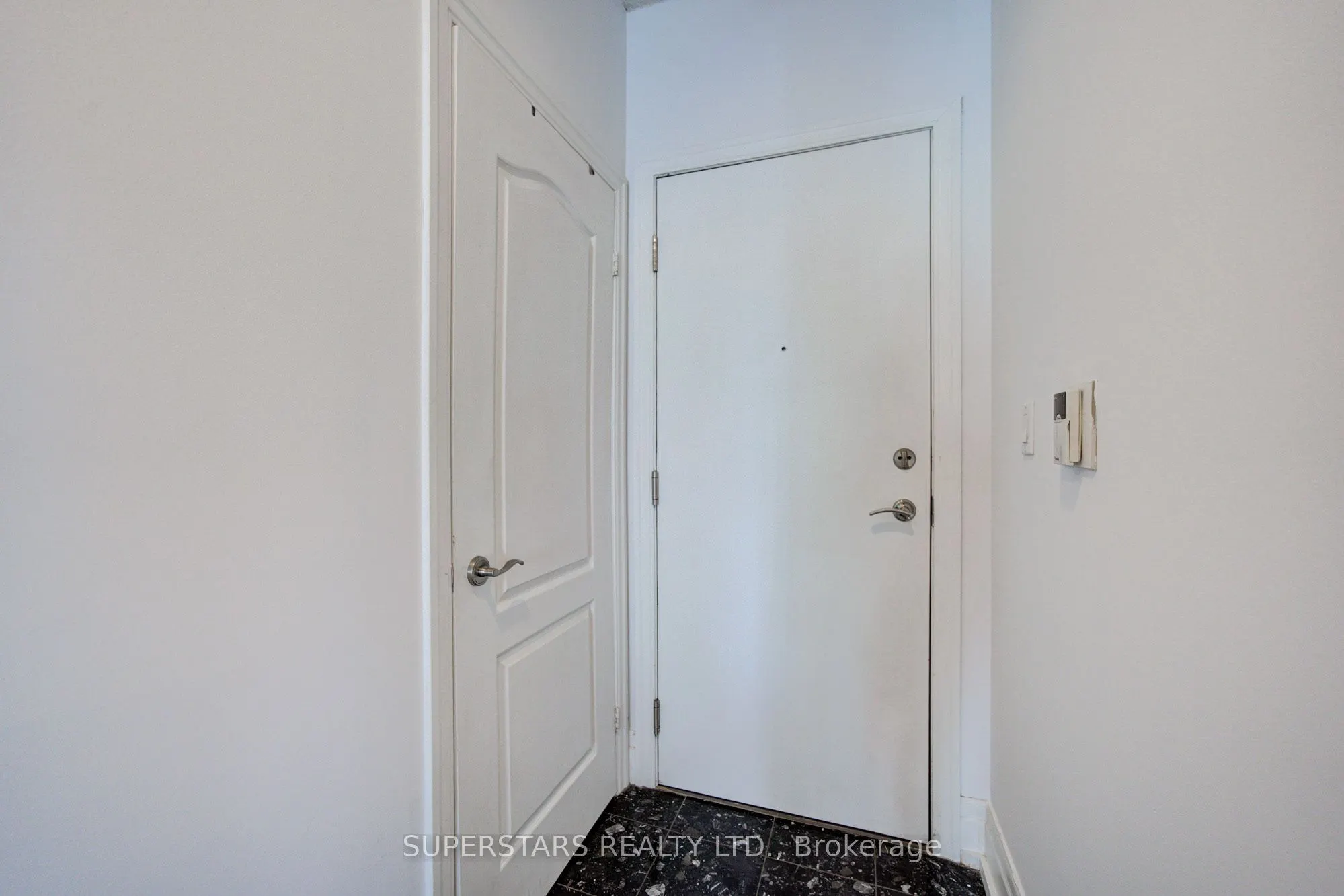 188 Doris Avenue ##2002