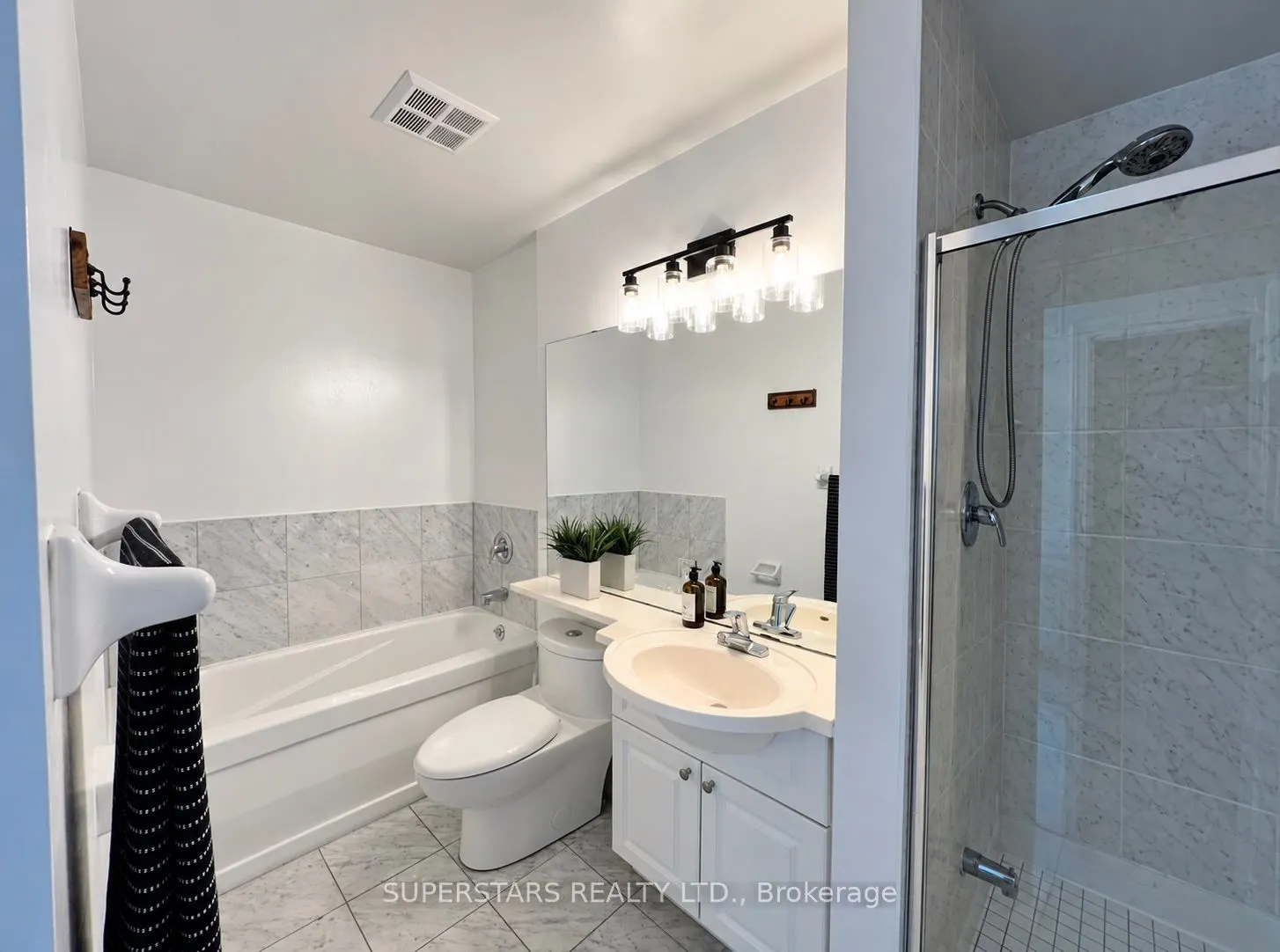 188 Doris Avenue ##2002