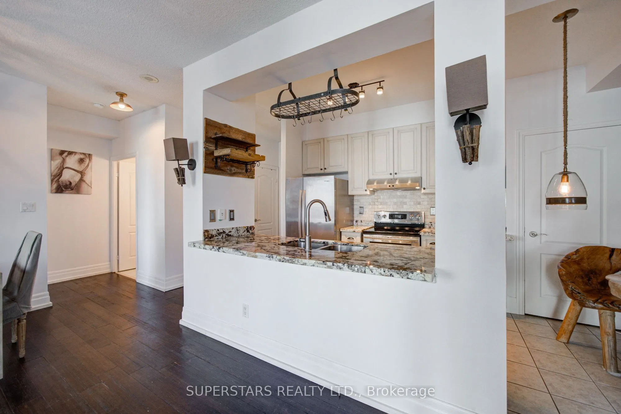 188 Doris Avenue ##2002