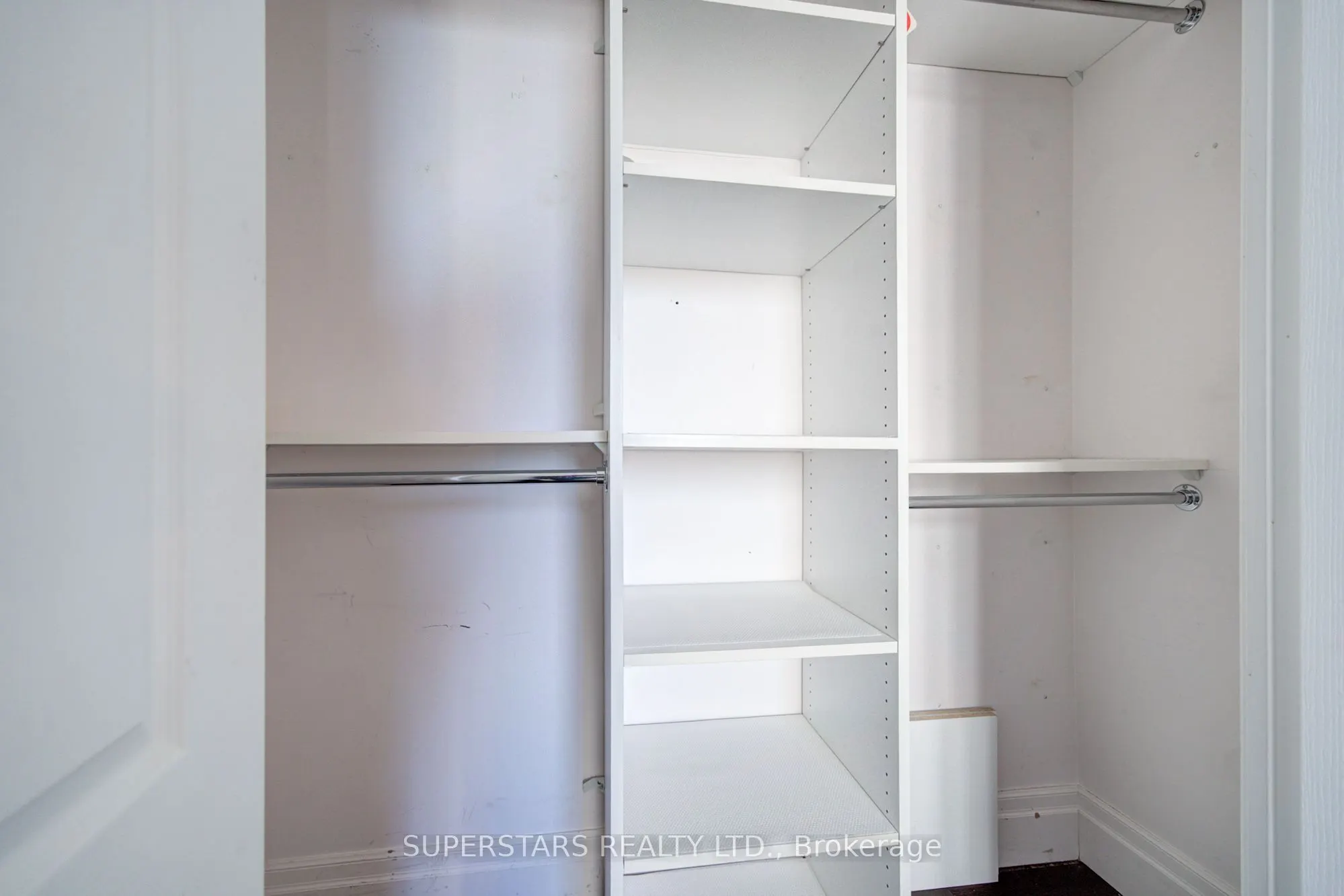 188 Doris Avenue ##2002