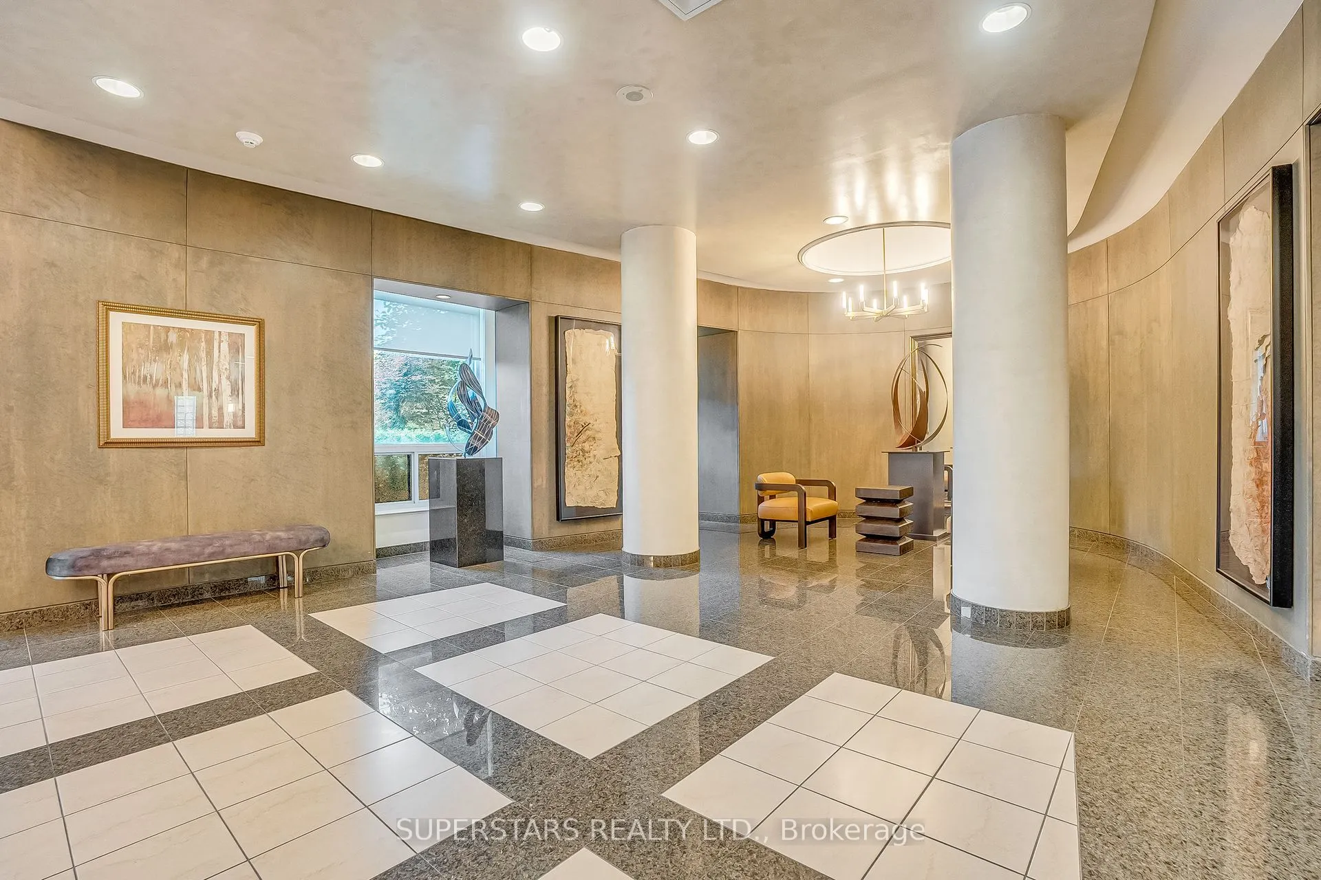188 Doris Avenue ##2002
