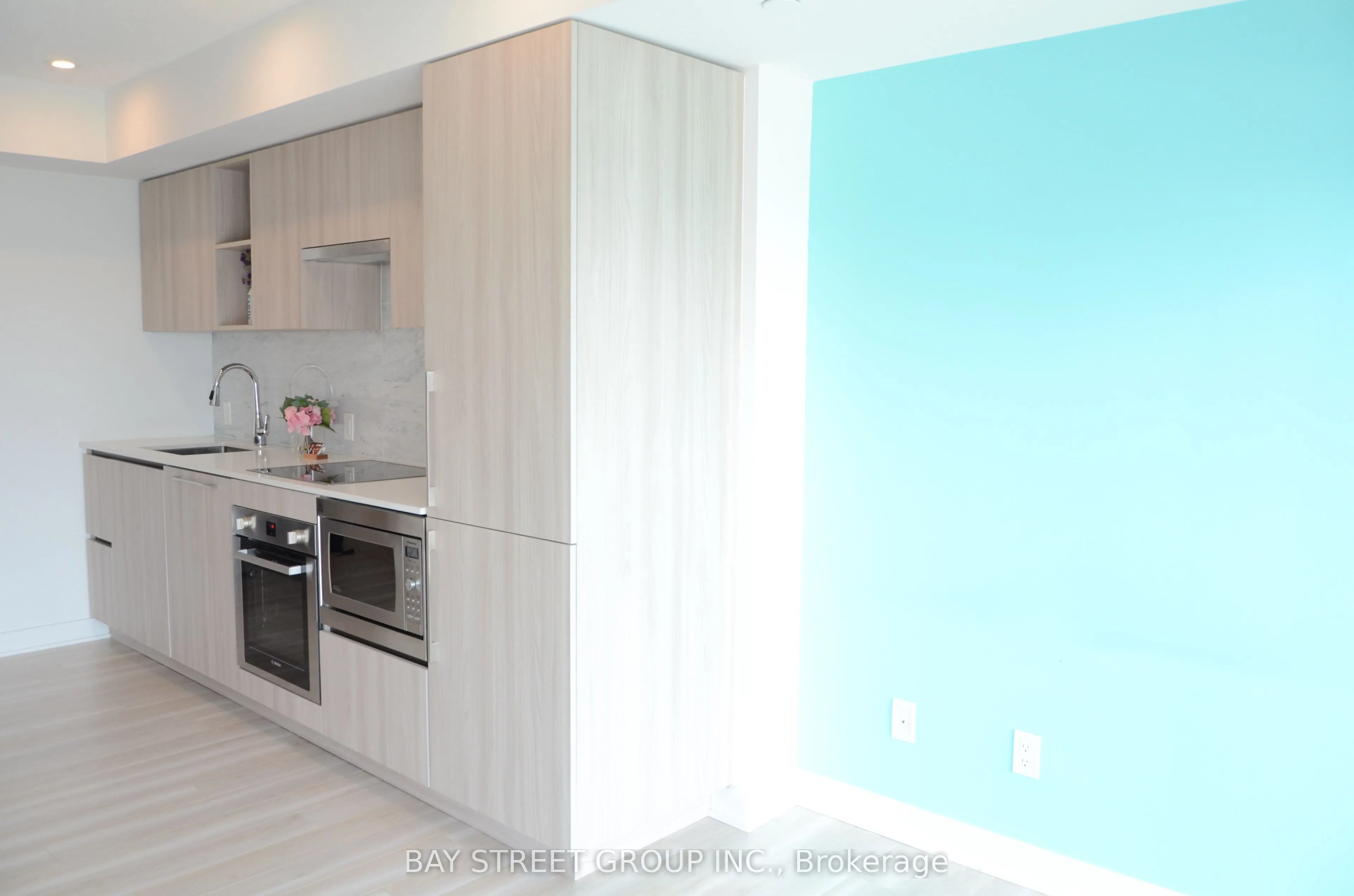 17 Bathurst Street ##1716