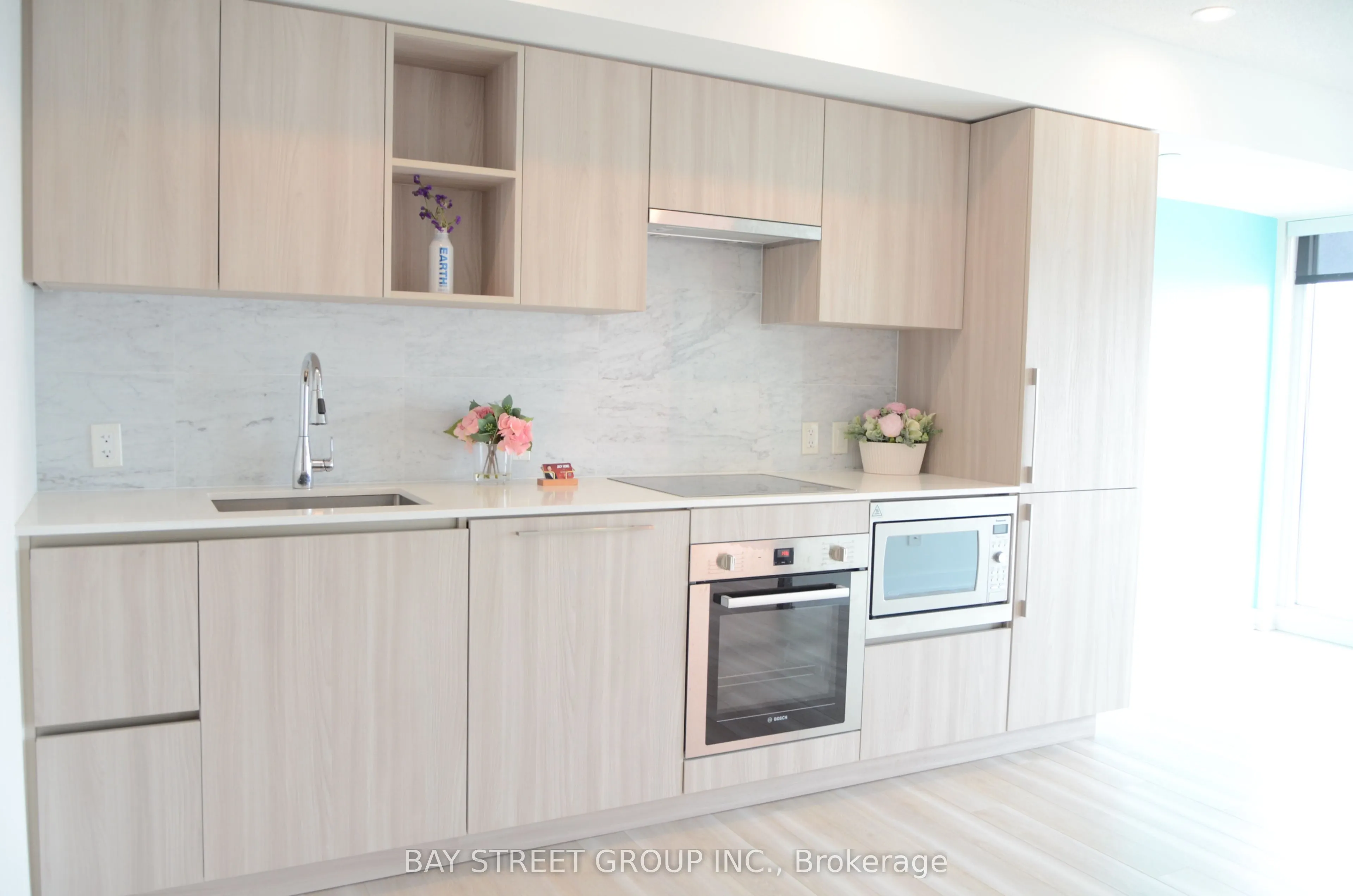 17 Bathurst Street ##1716