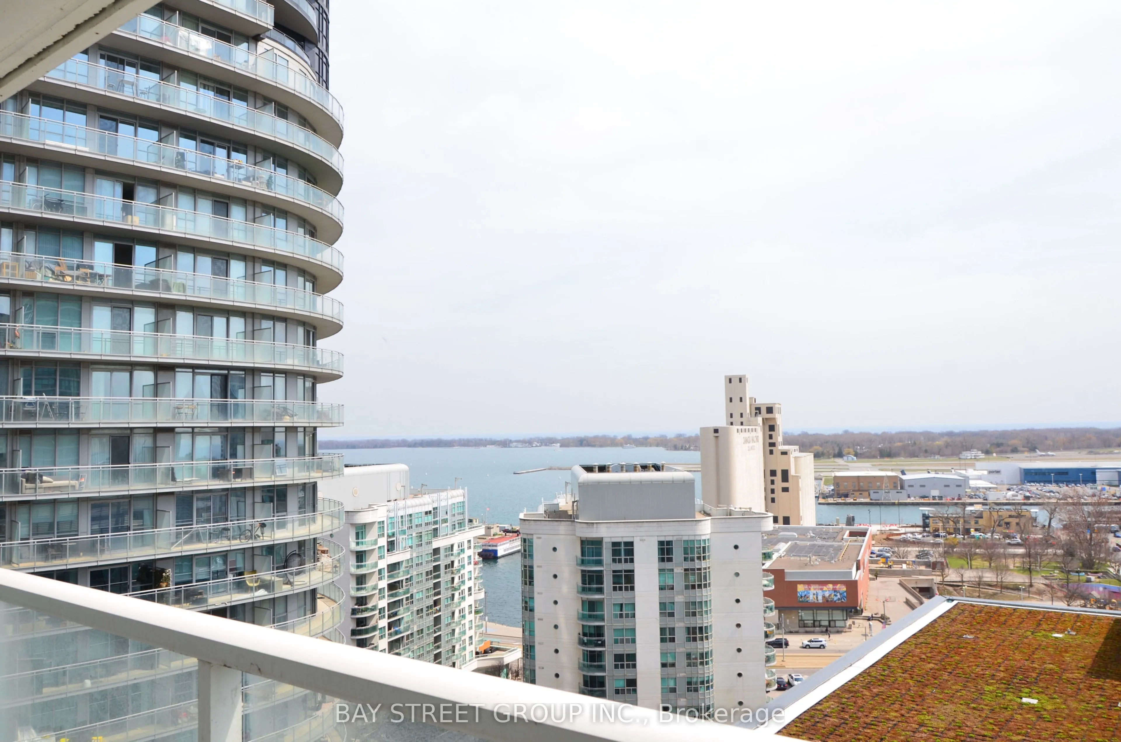 17 Bathurst Street ##1716