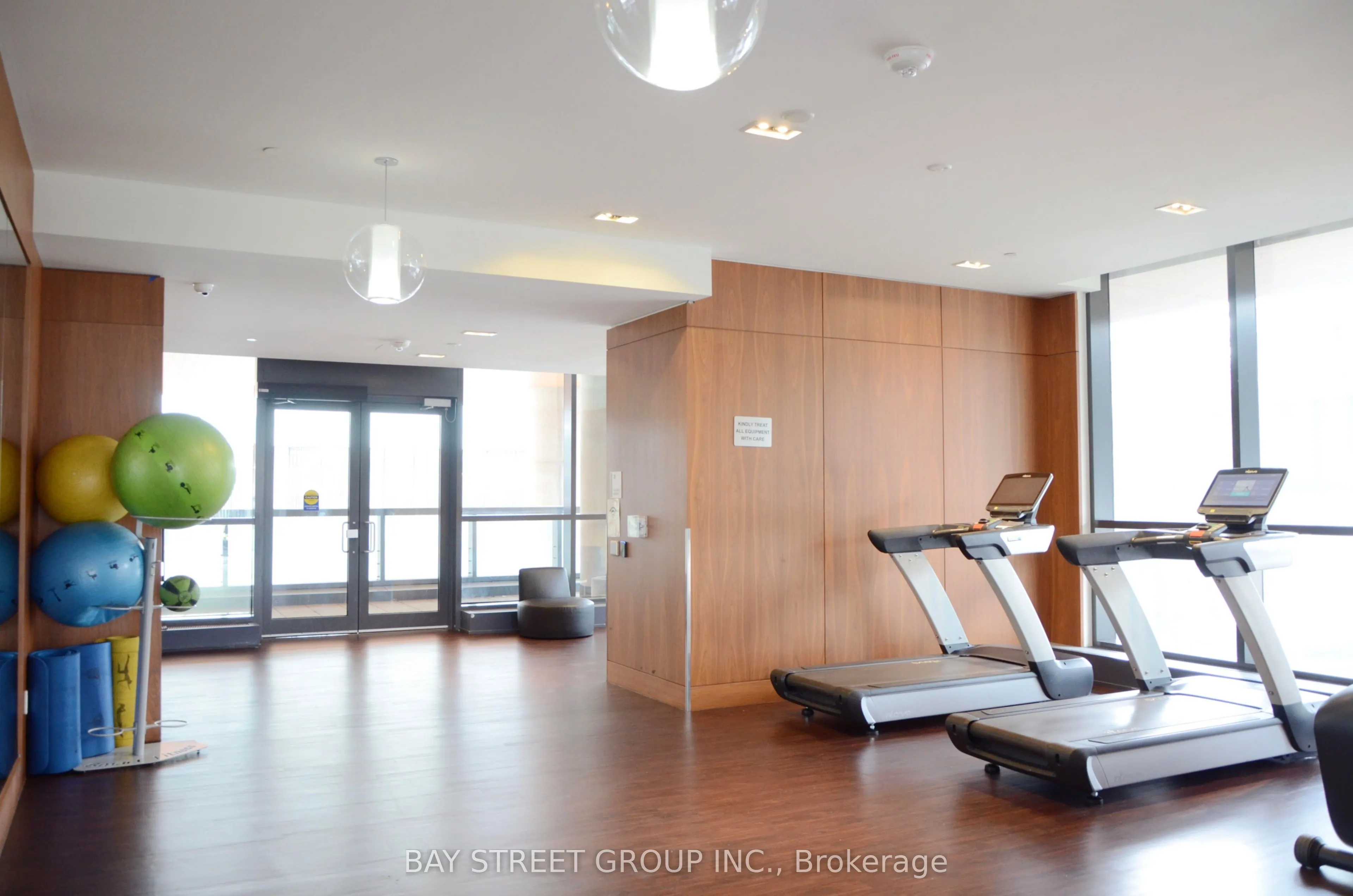 17 Bathurst Street ##1716