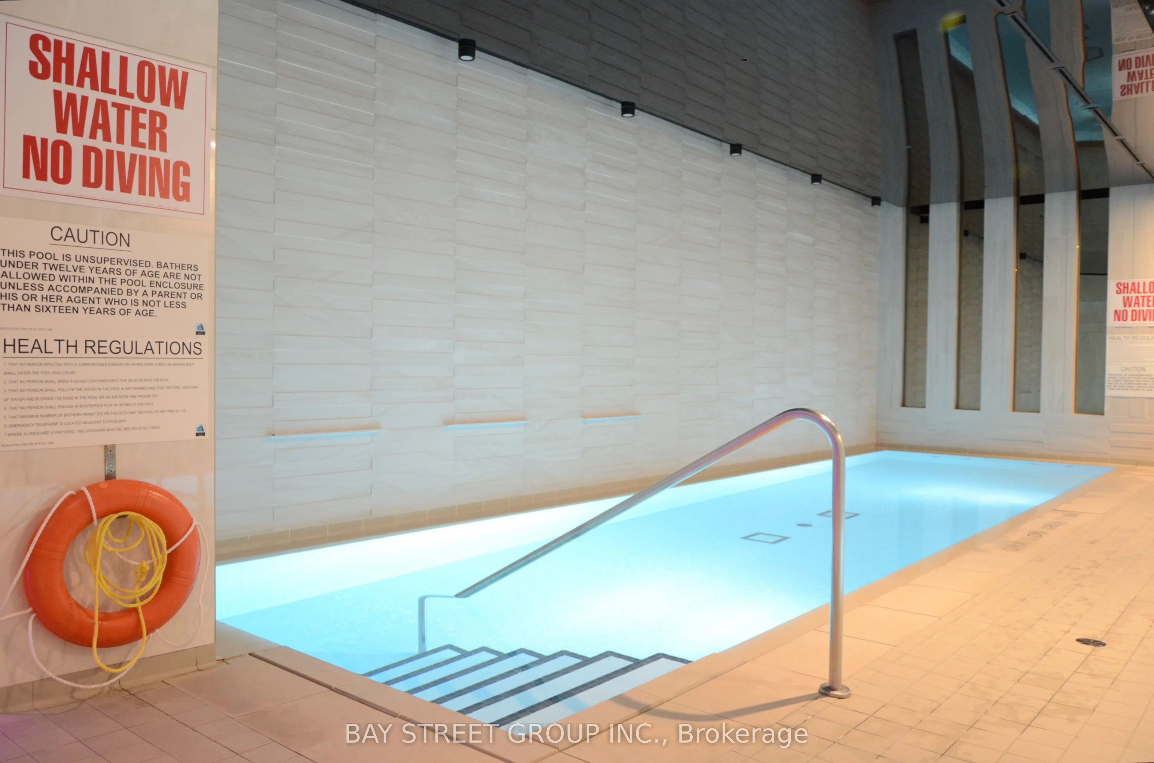 17 Bathurst Street ##1716