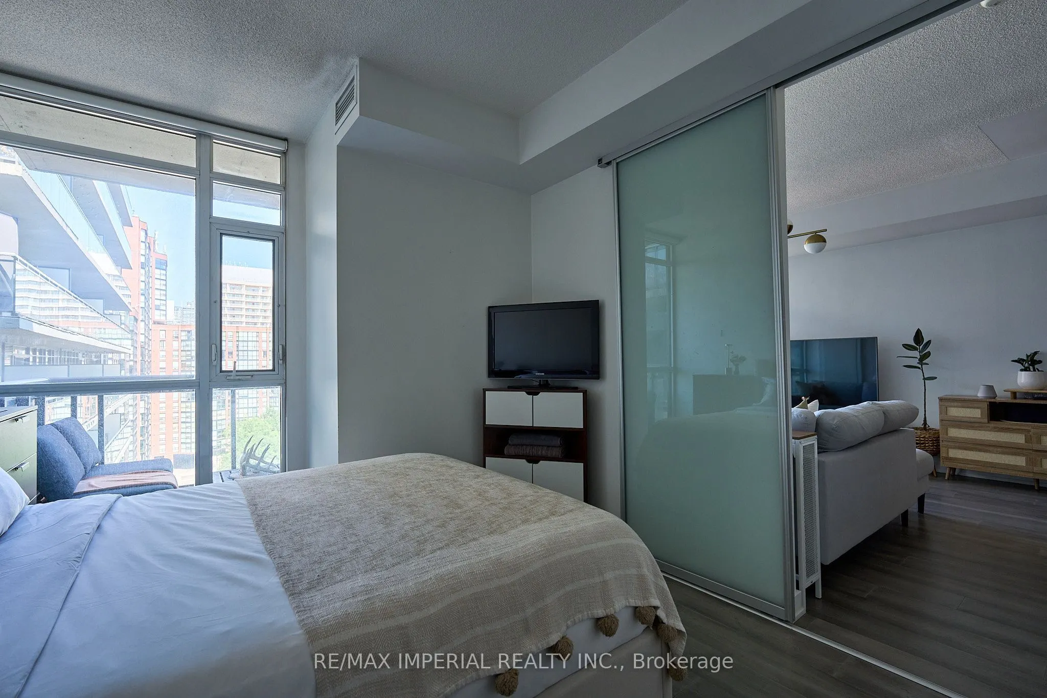 775 King Street W #901