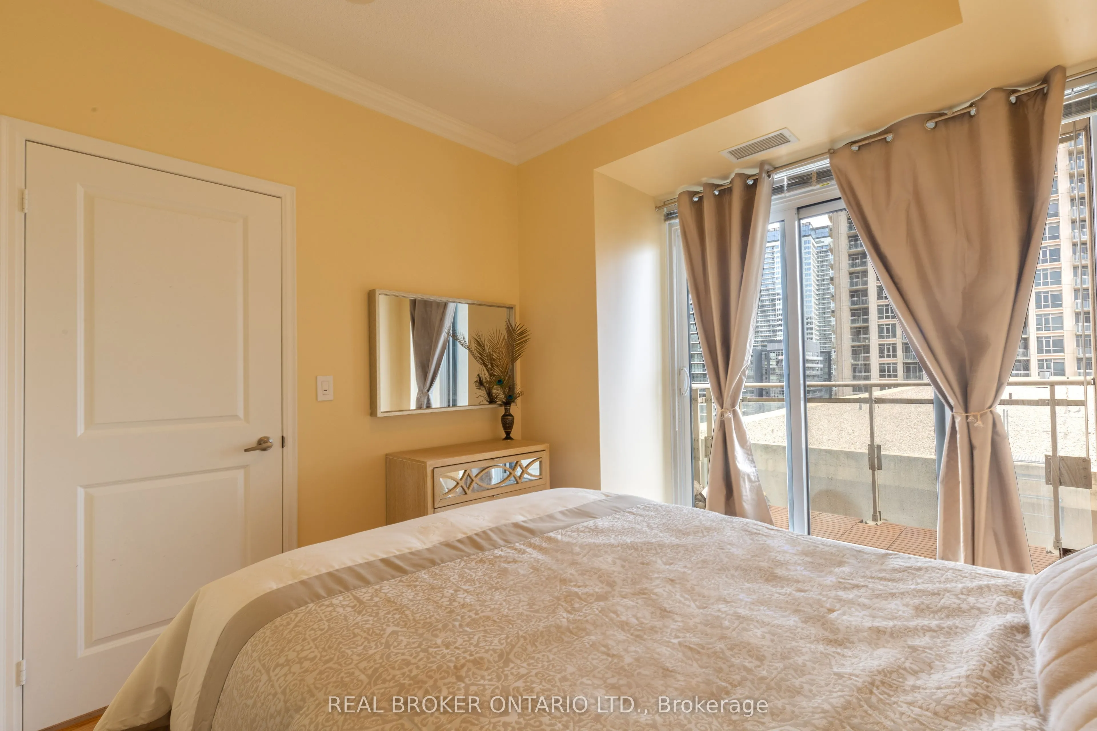 628 Fleet Street #1311