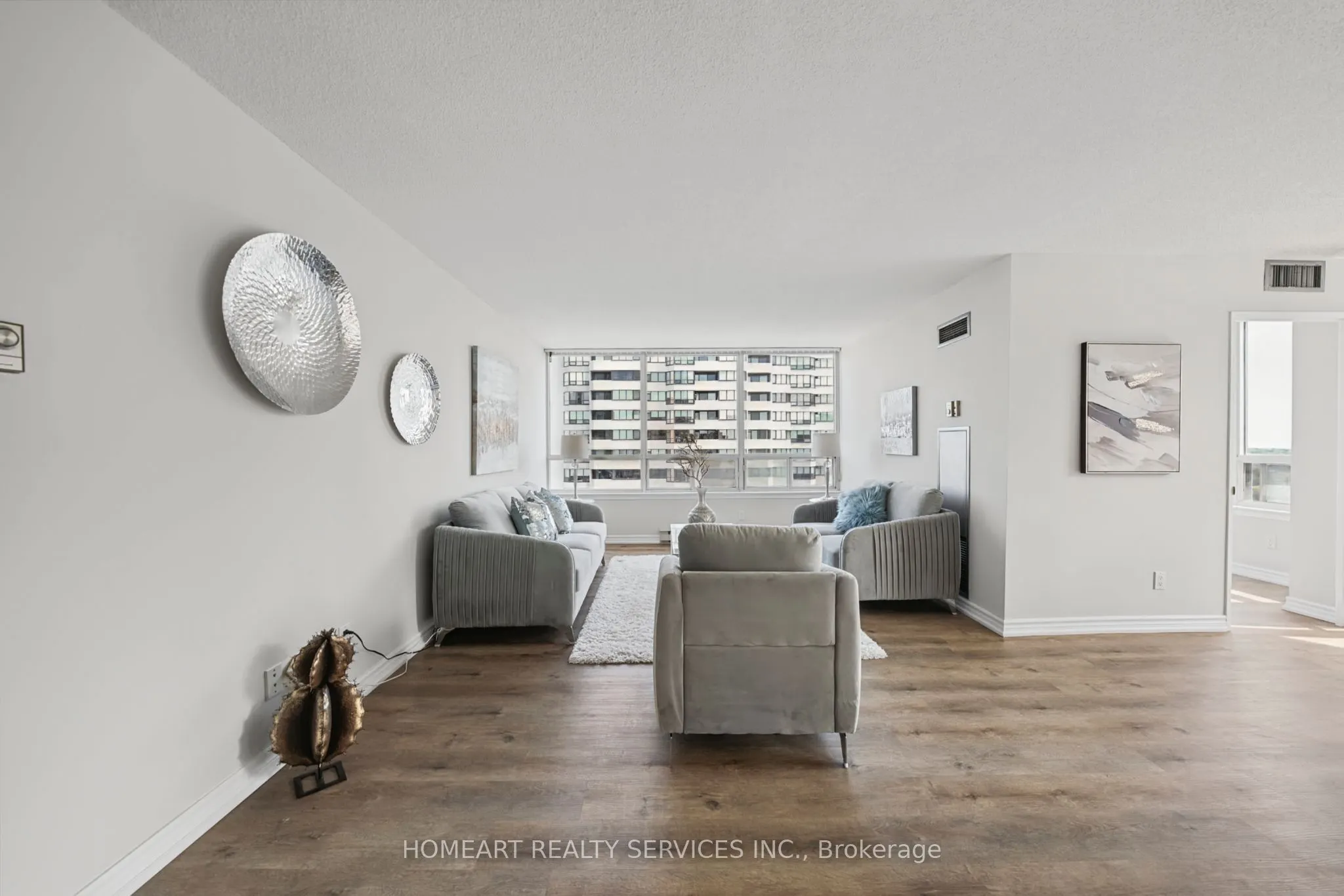 30 Greenfield Avenue #1806