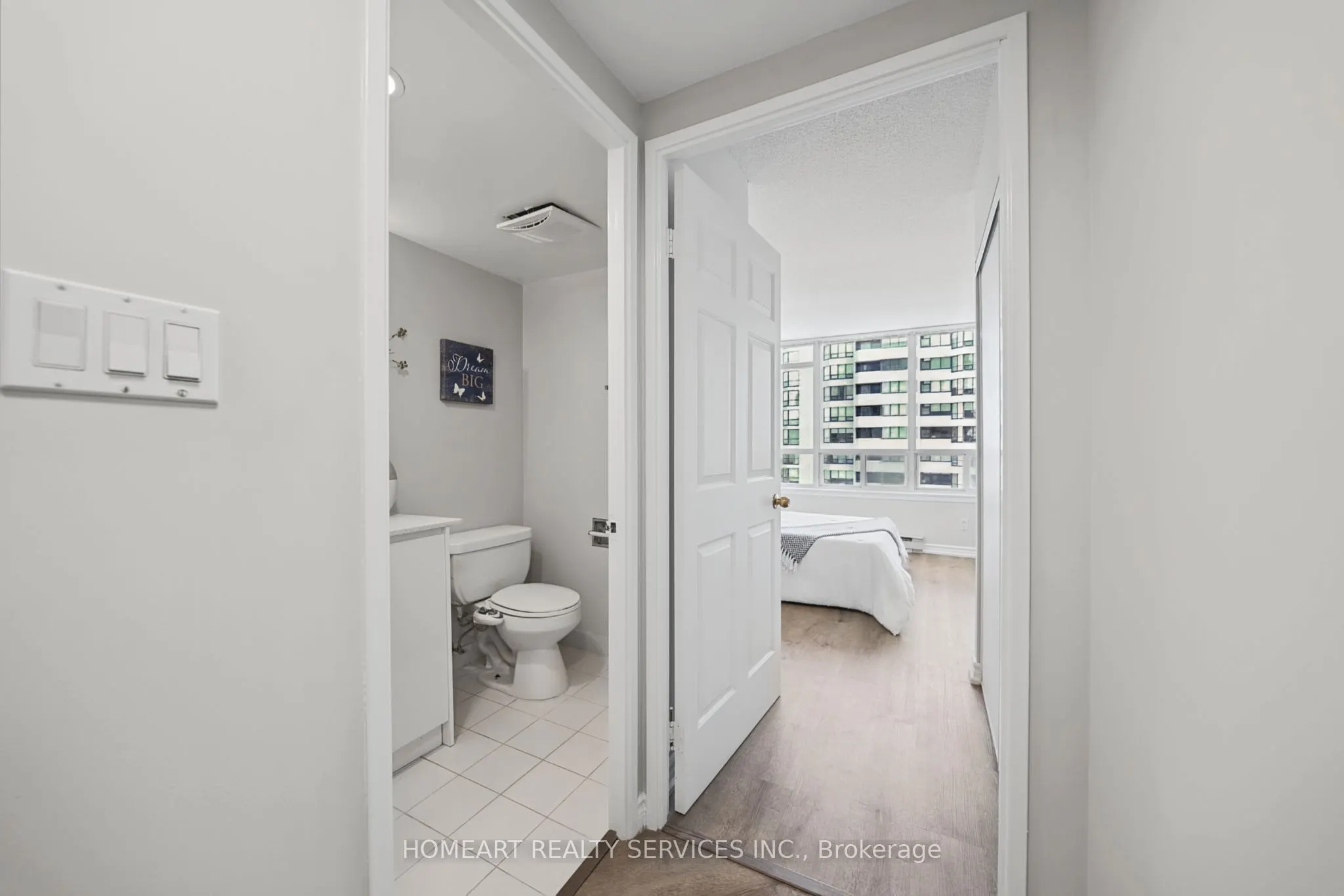 30 Greenfield Avenue #1806