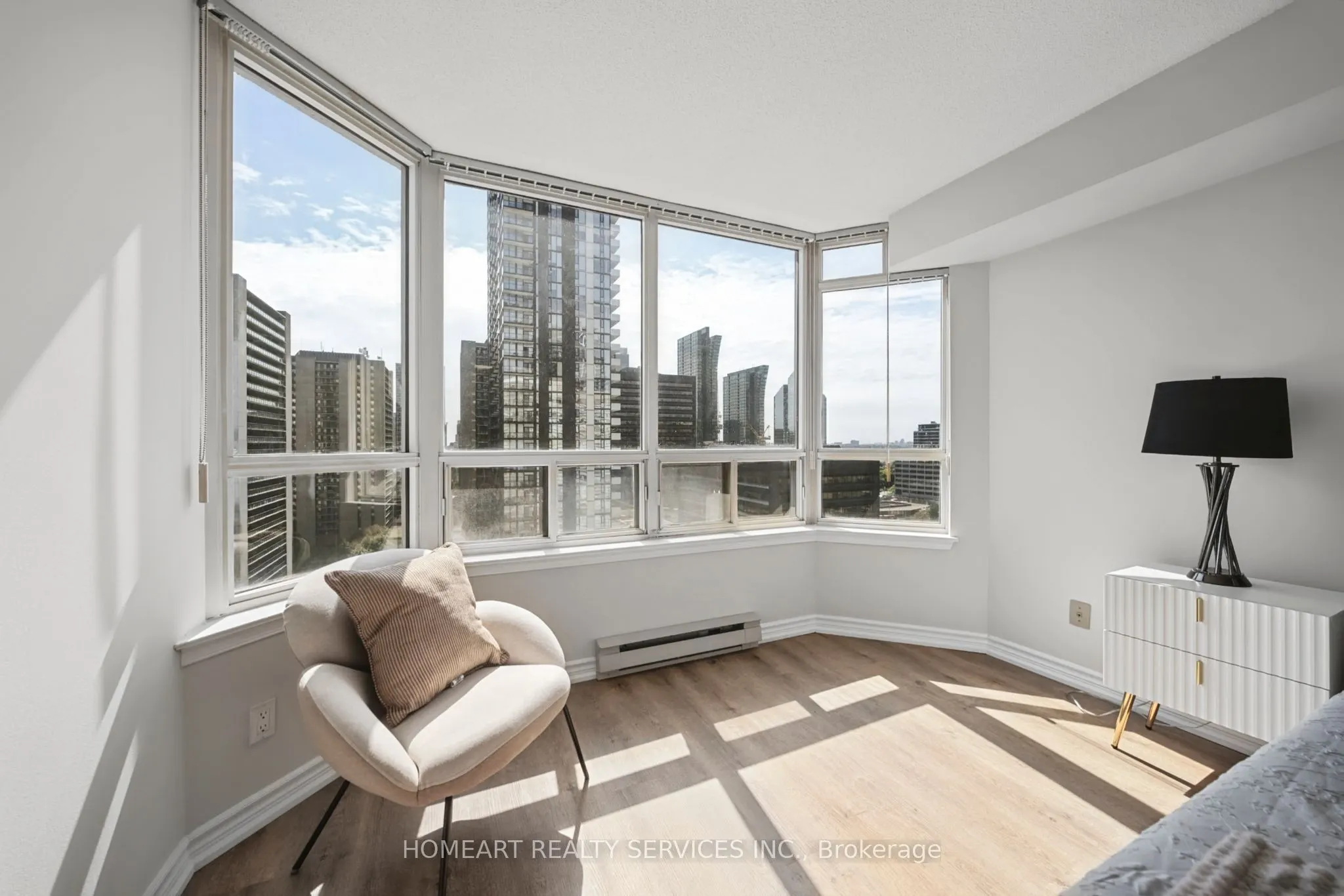 30 Greenfield Avenue #1806
