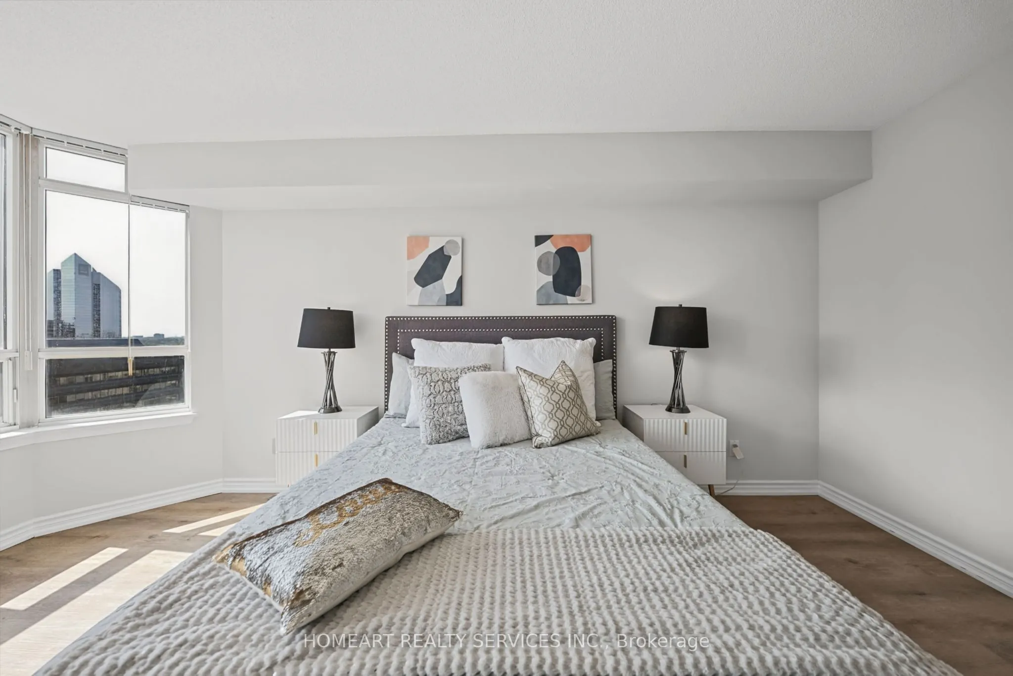 30 Greenfield Avenue #1806