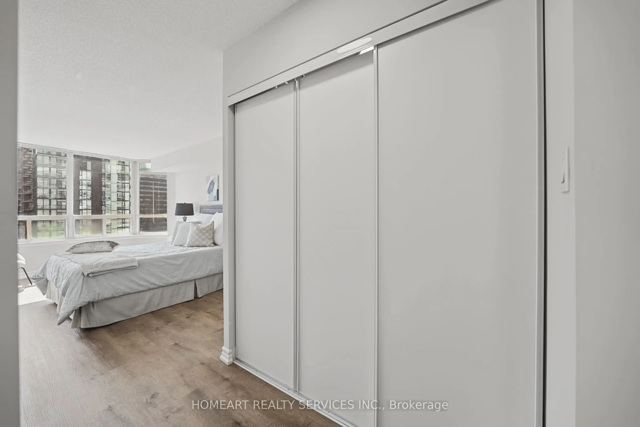 30 Greenfield Avenue #1806