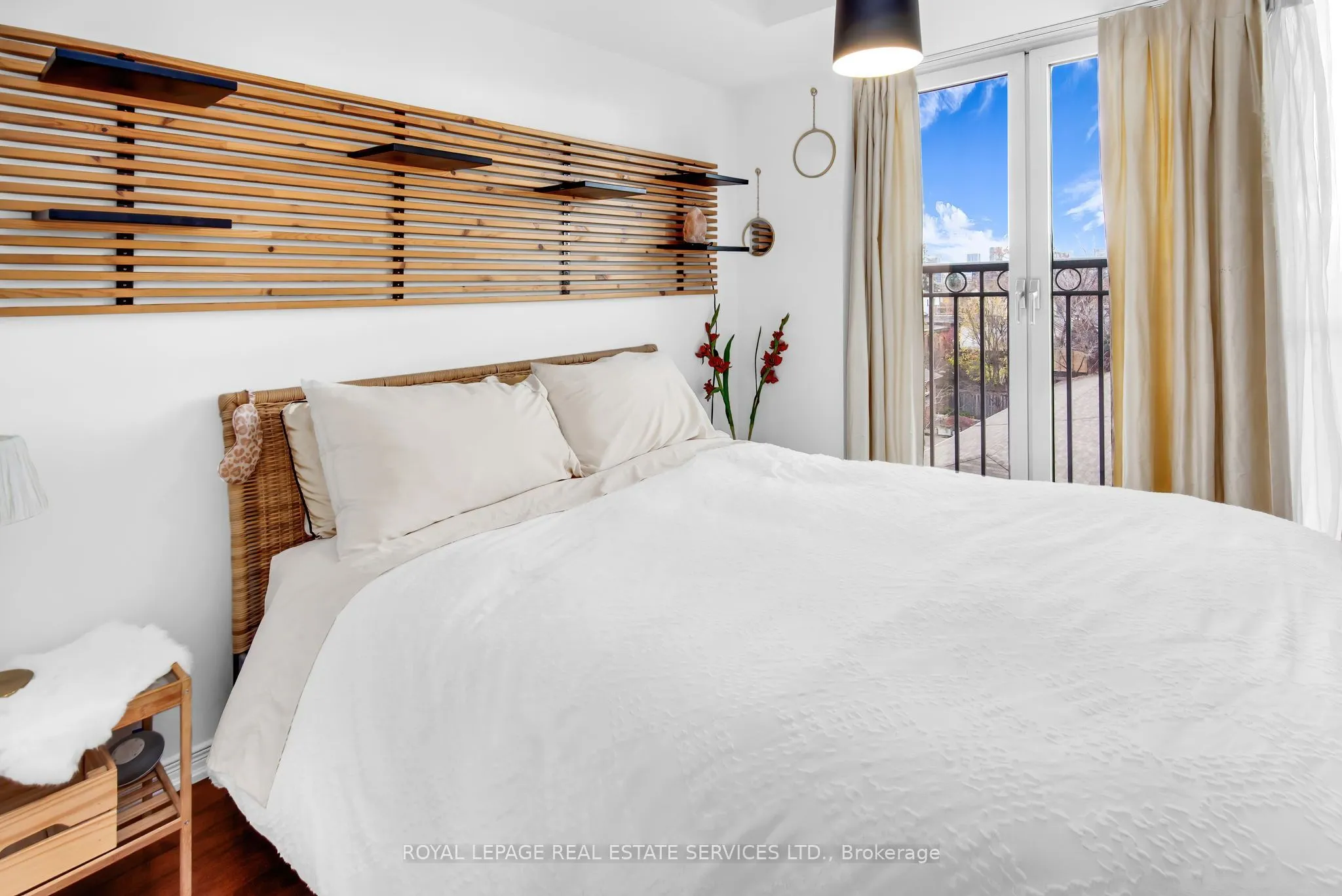 308 Palmerston Avenue #404