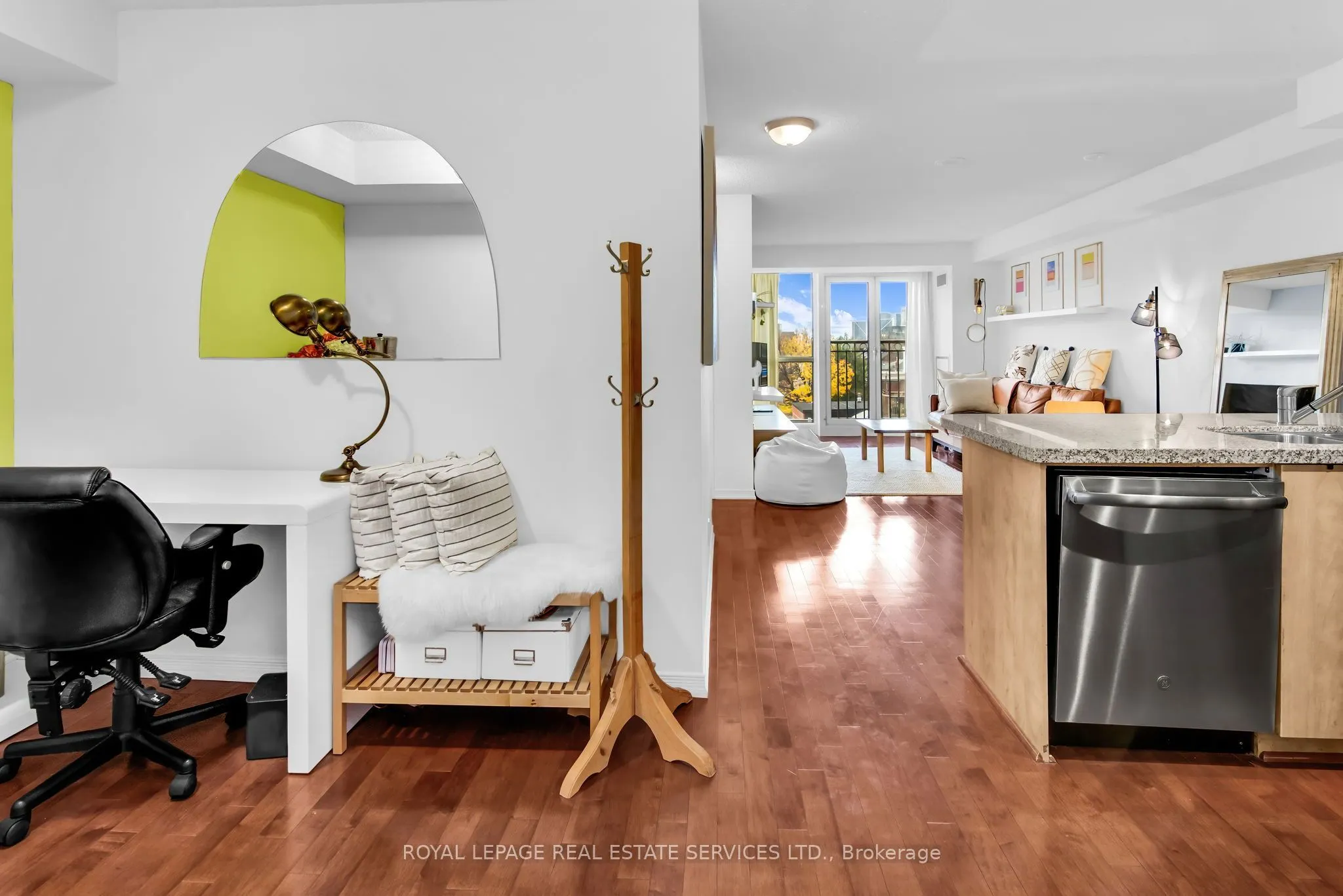 308 Palmerston Avenue #404