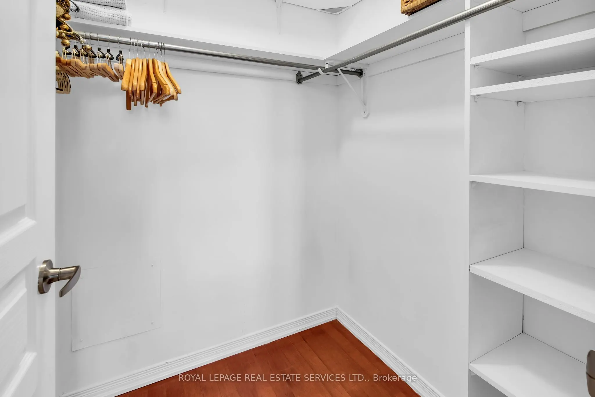 308 Palmerston Avenue #404