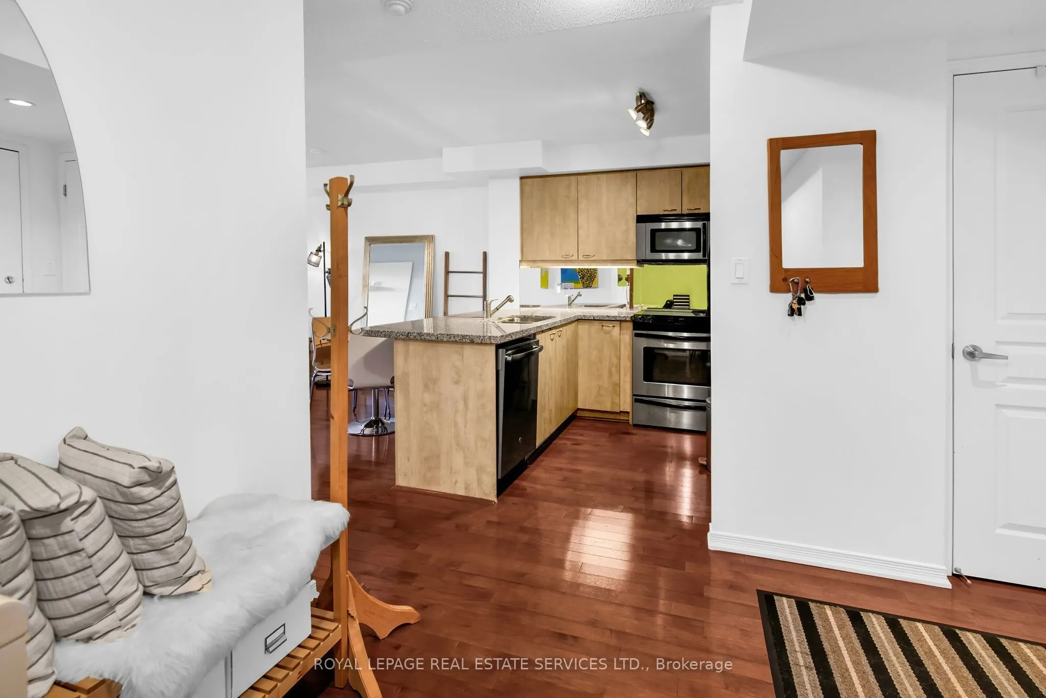 308 Palmerston Avenue #404
