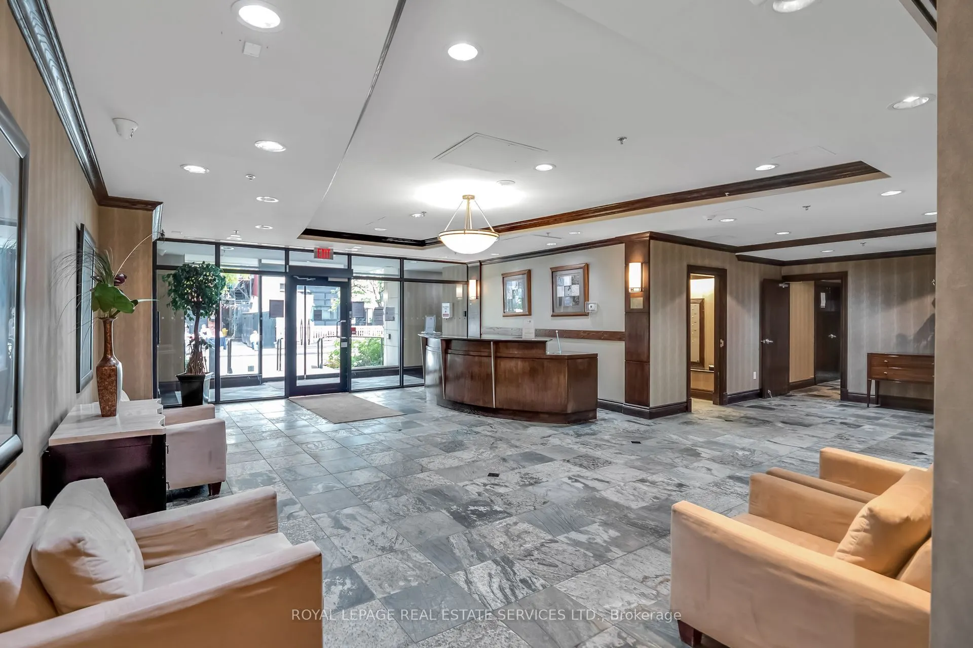 308 Palmerston Avenue #404