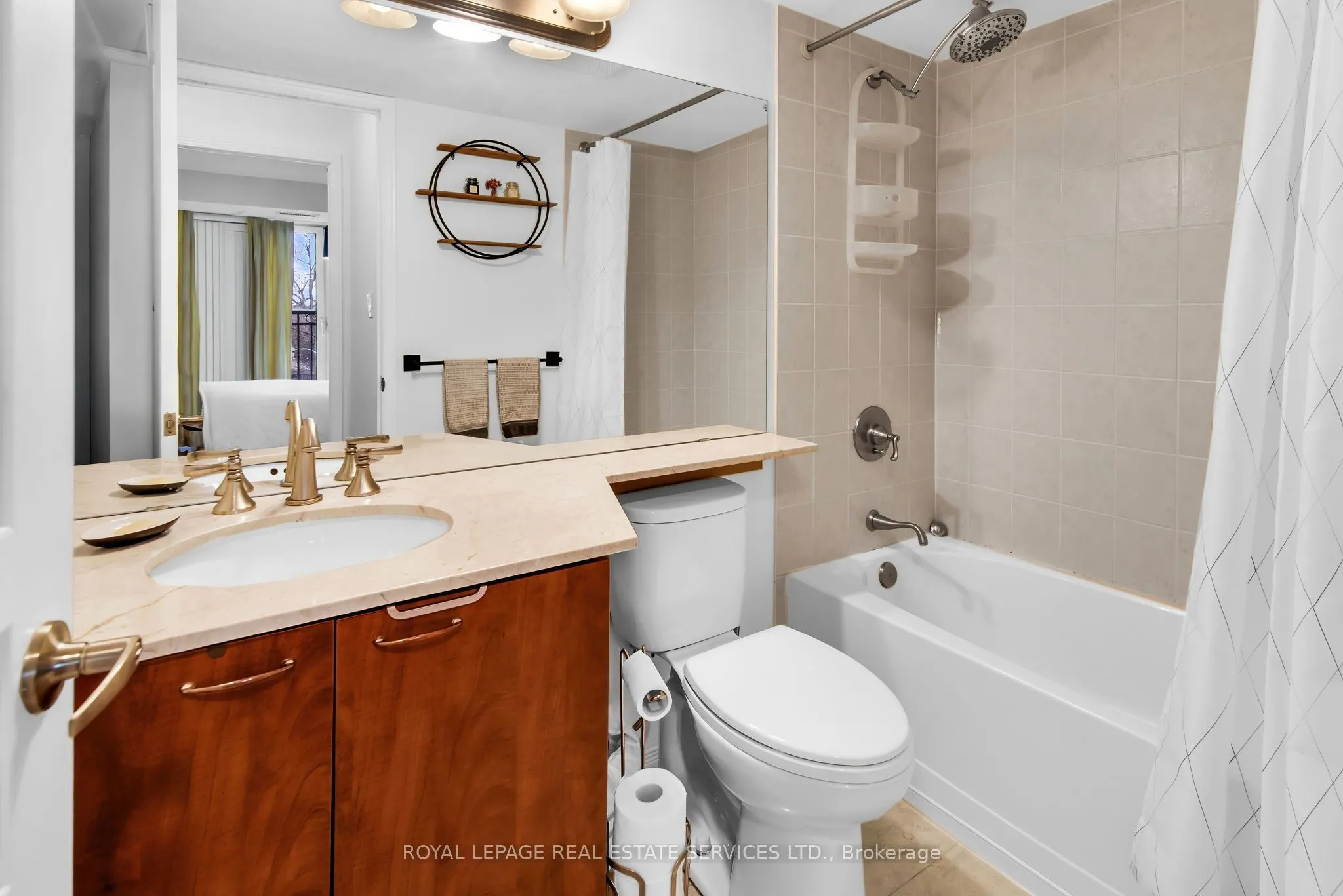 308 Palmerston Avenue #404