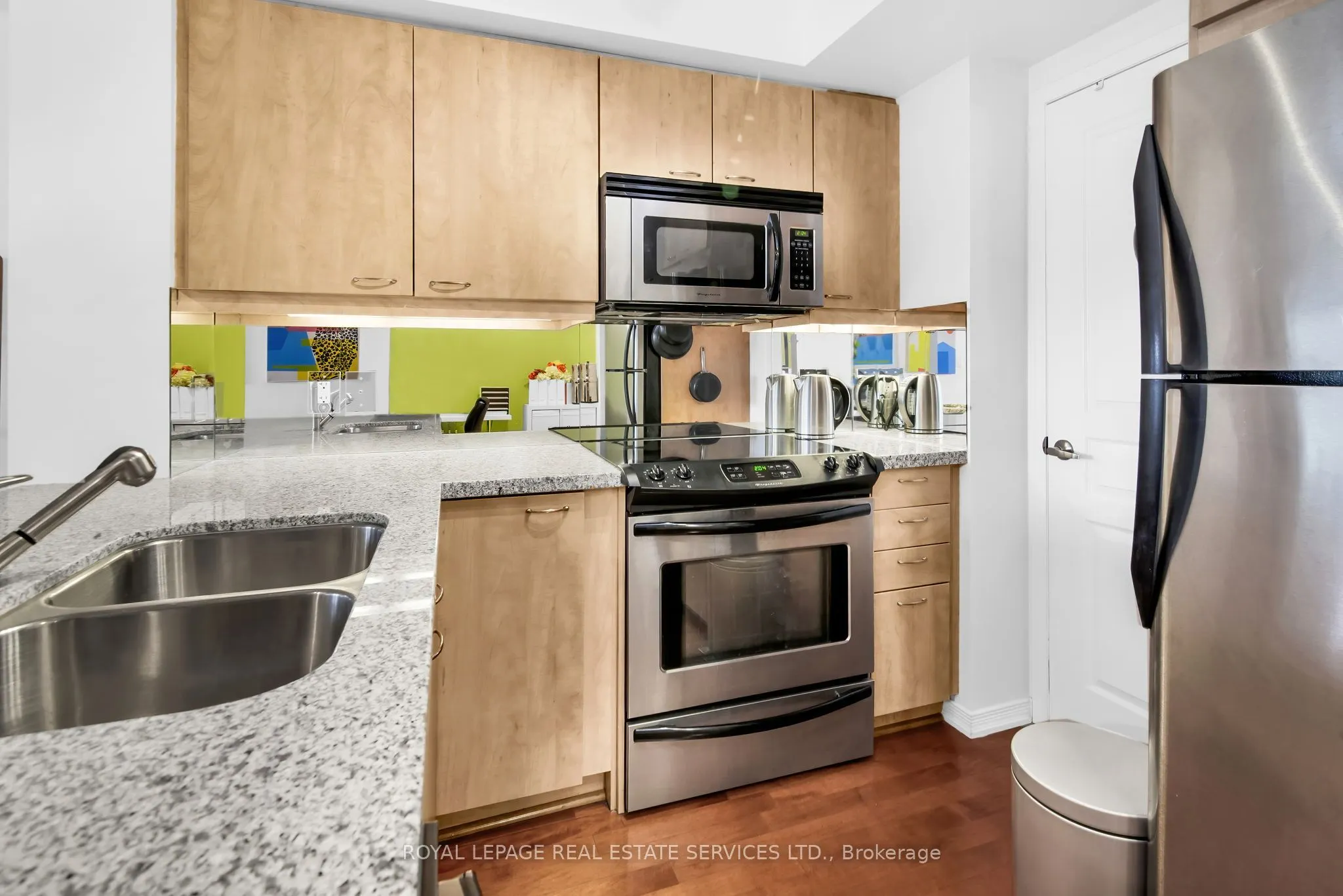 308 Palmerston Avenue #404