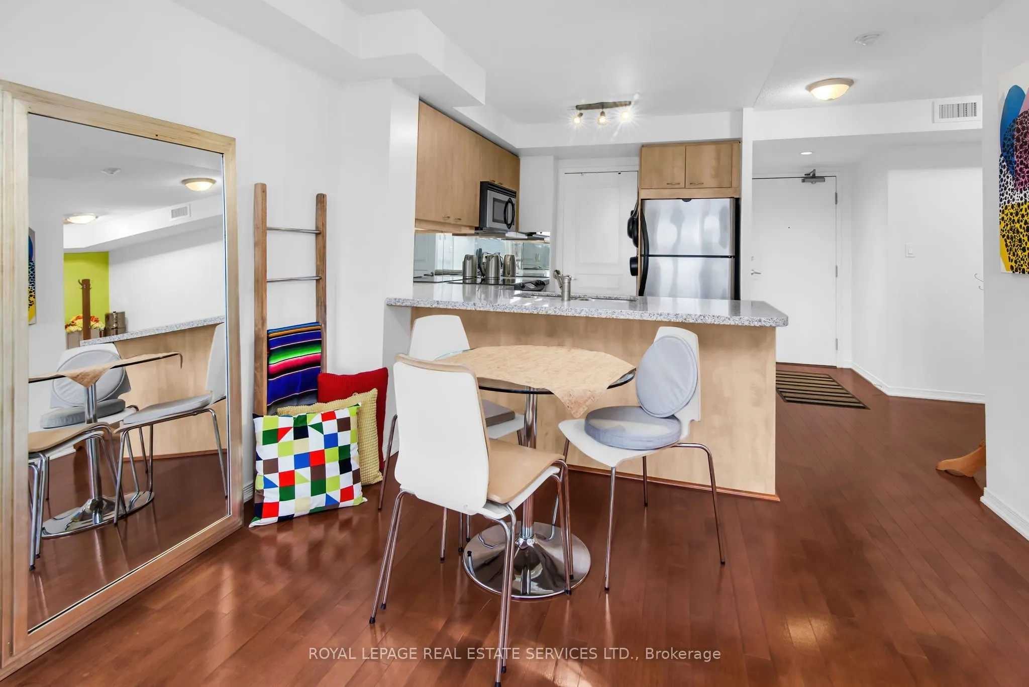 308 Palmerston Avenue #404