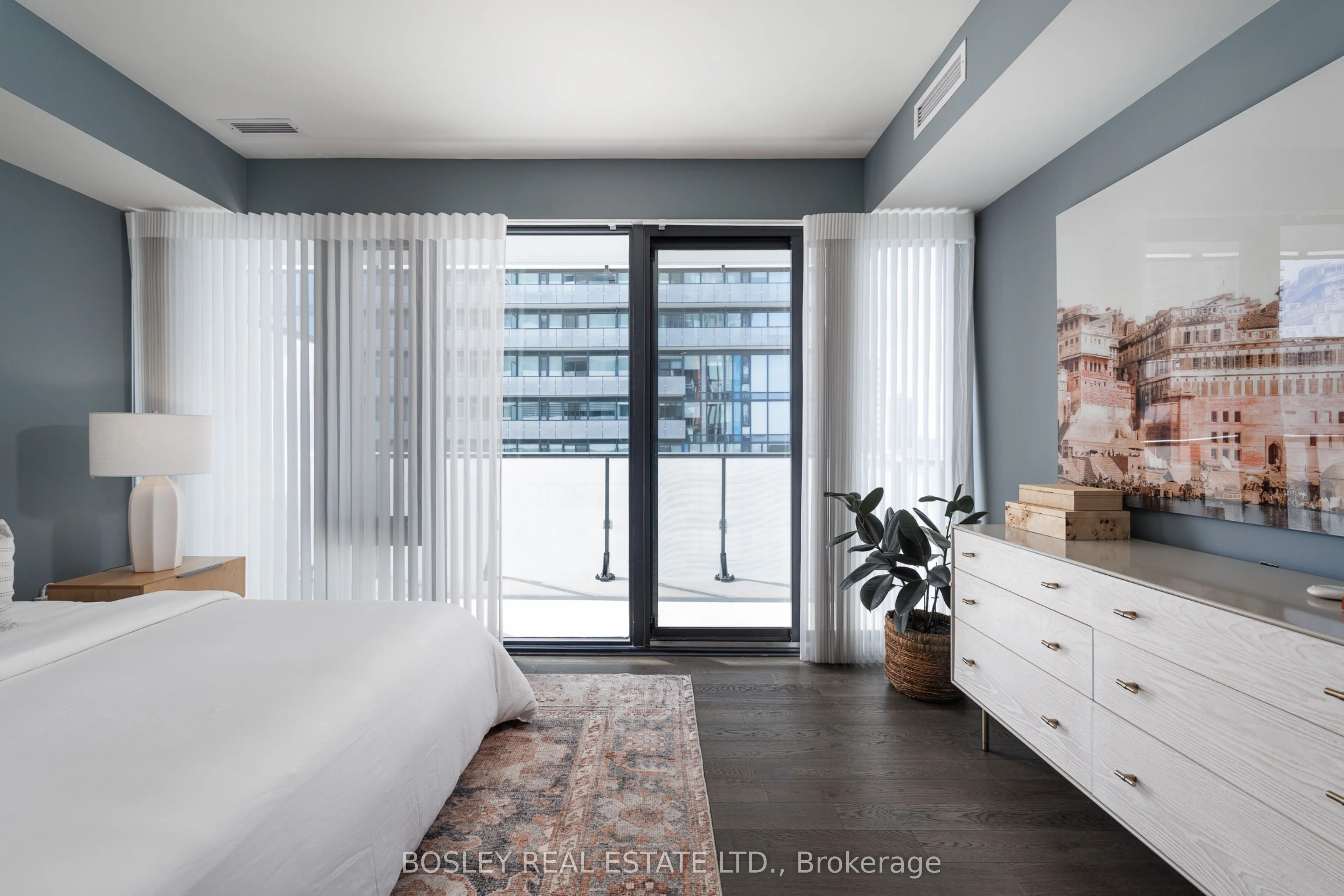 185 Roehampton Avenue #1702