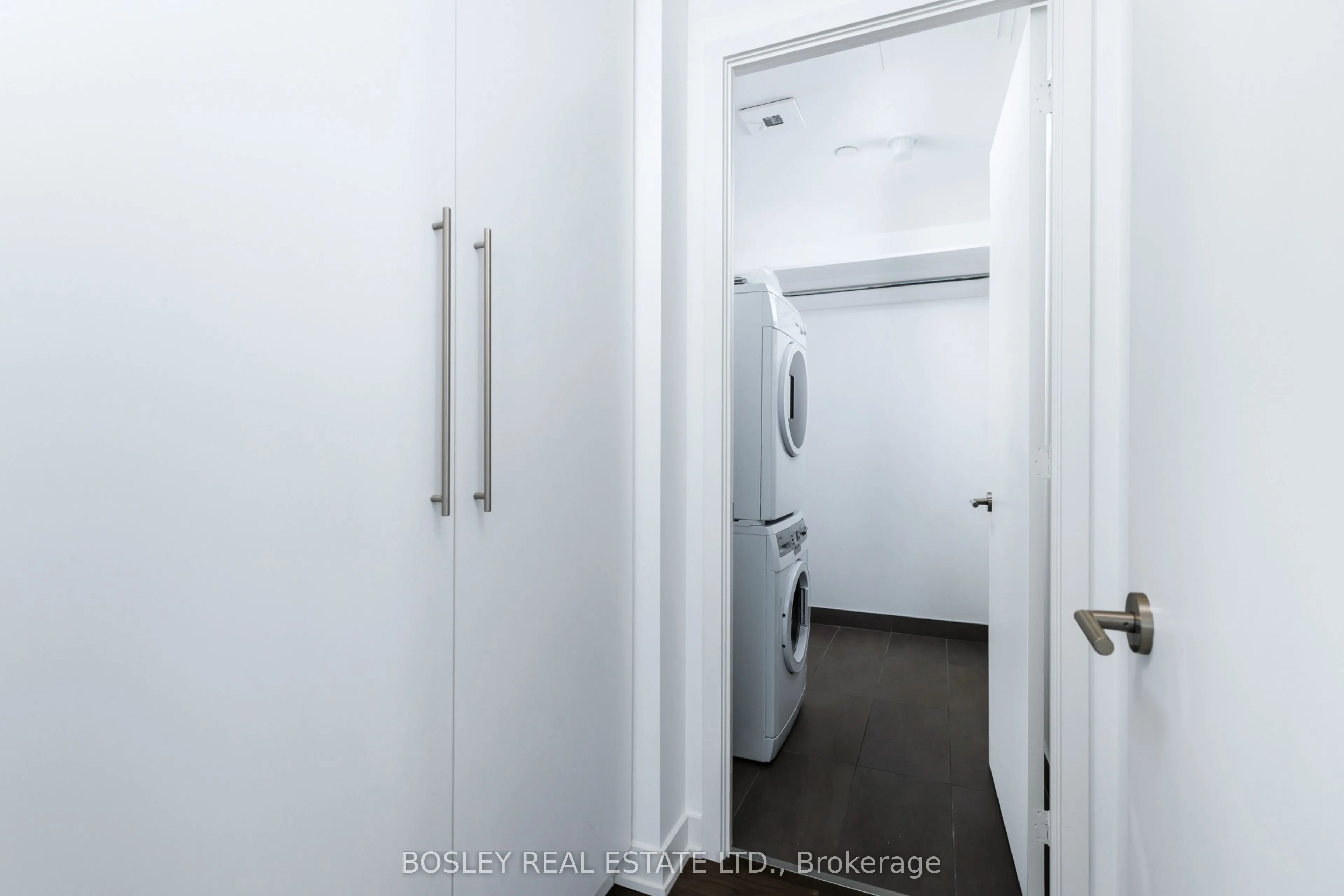 185 Roehampton Avenue #1702
