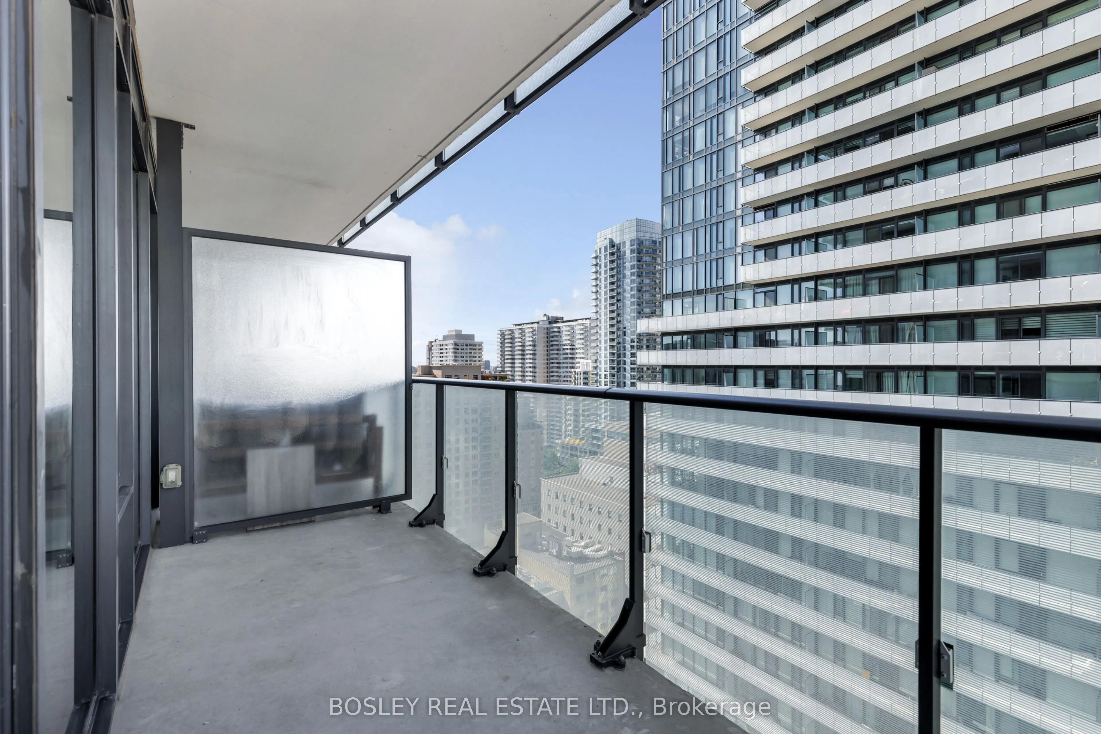 185 Roehampton Avenue #1702