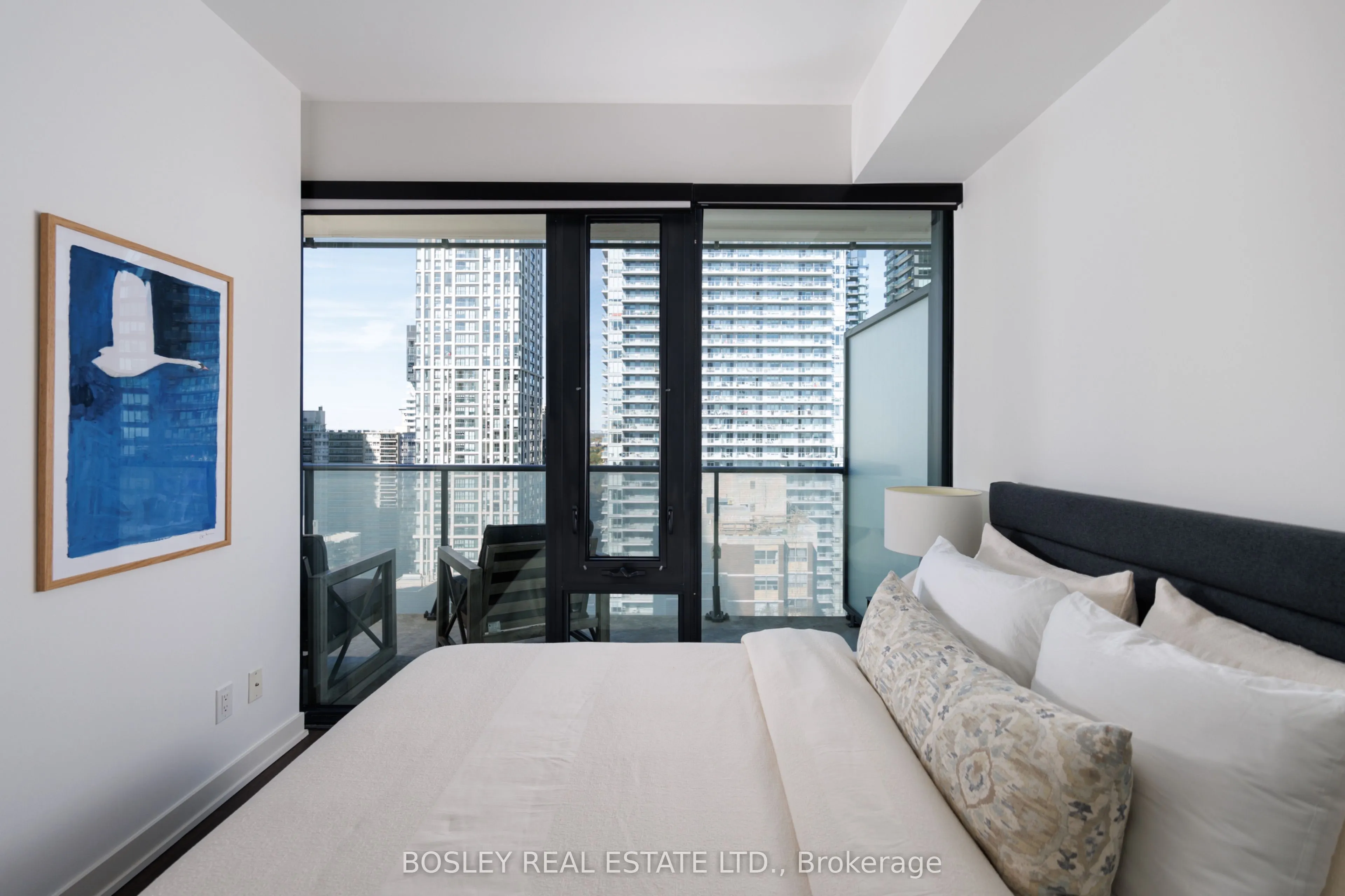 185 Roehampton Avenue #1702