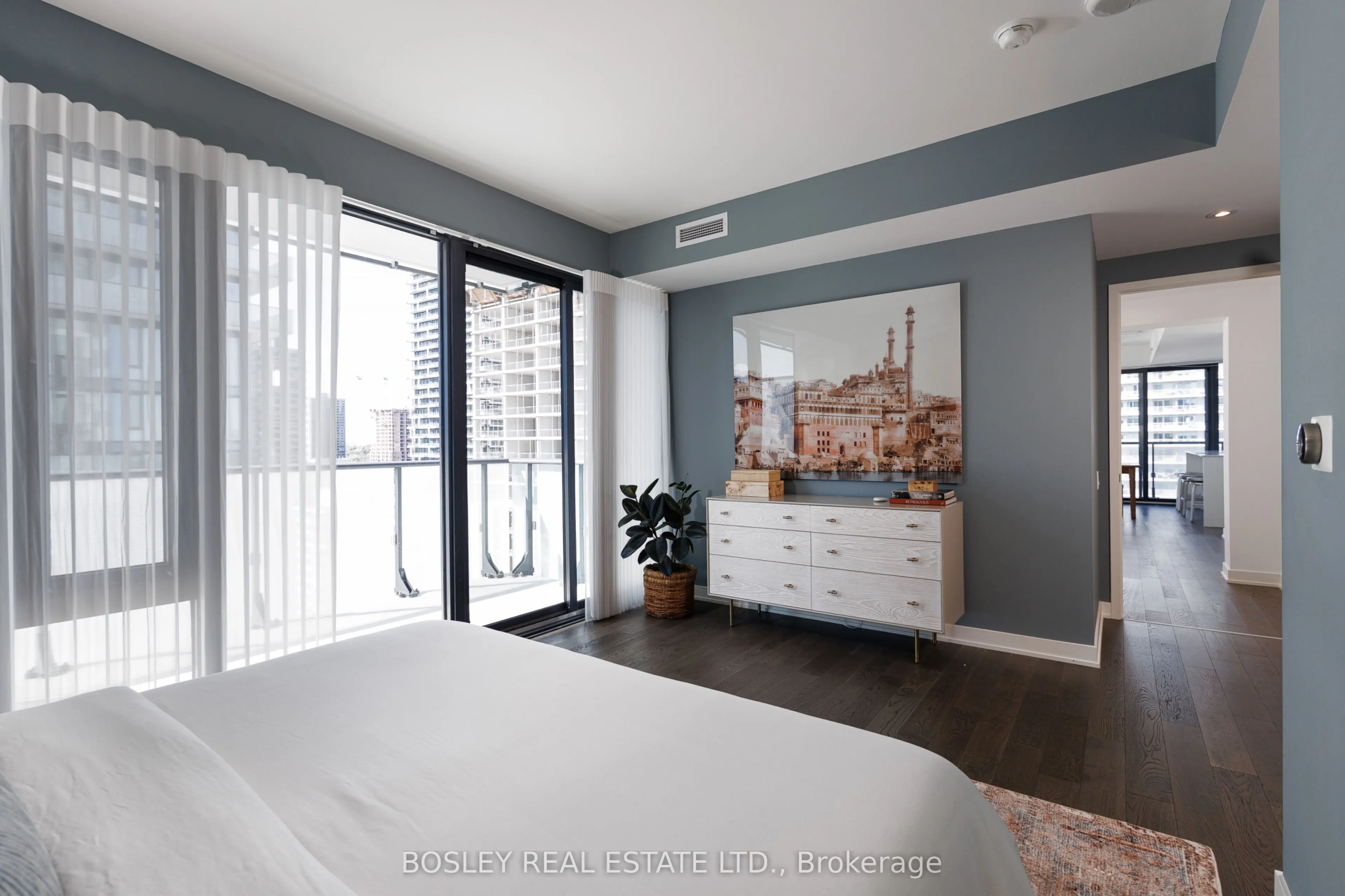185 Roehampton Avenue #1702