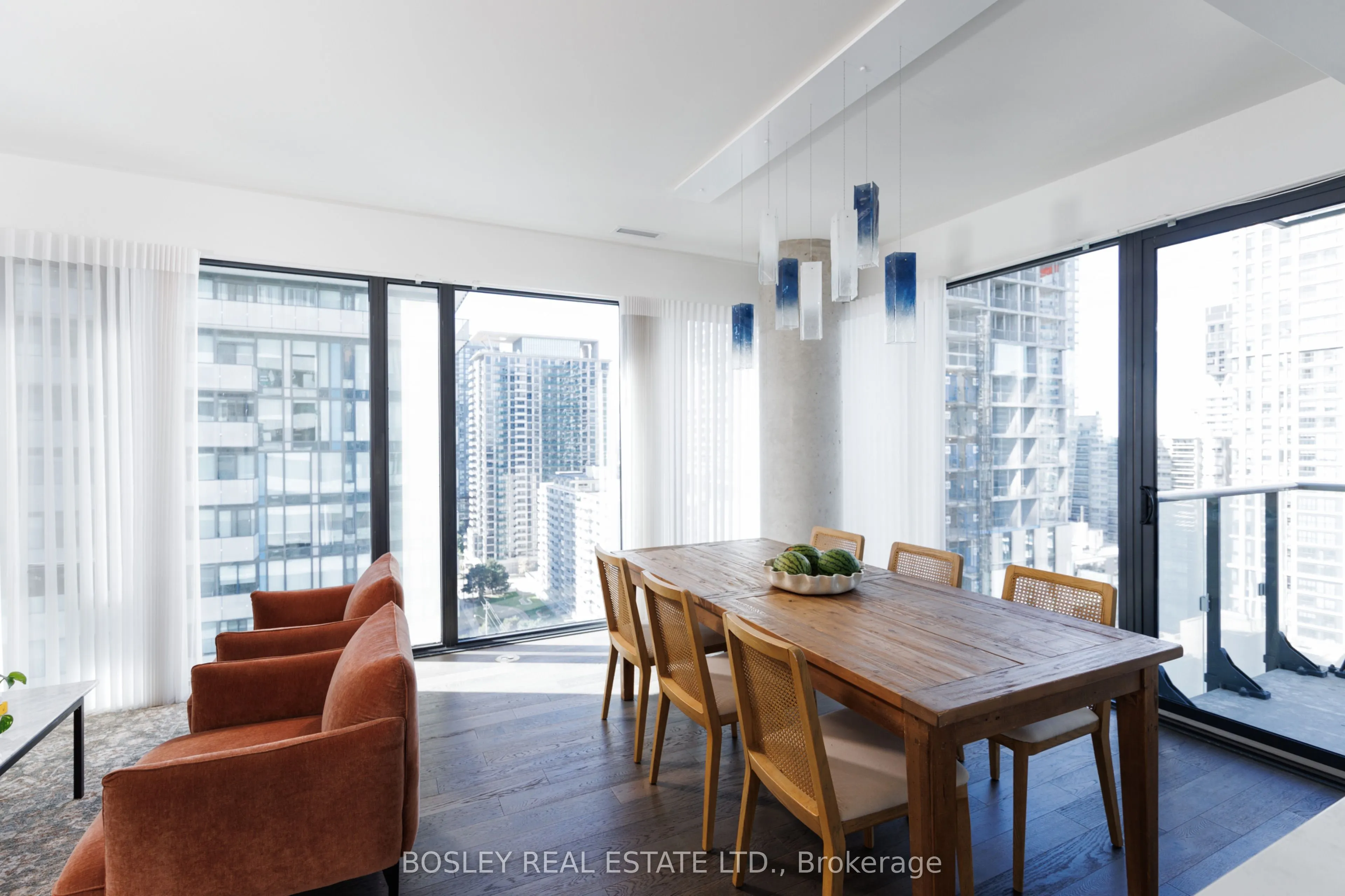 185 Roehampton Avenue #1702