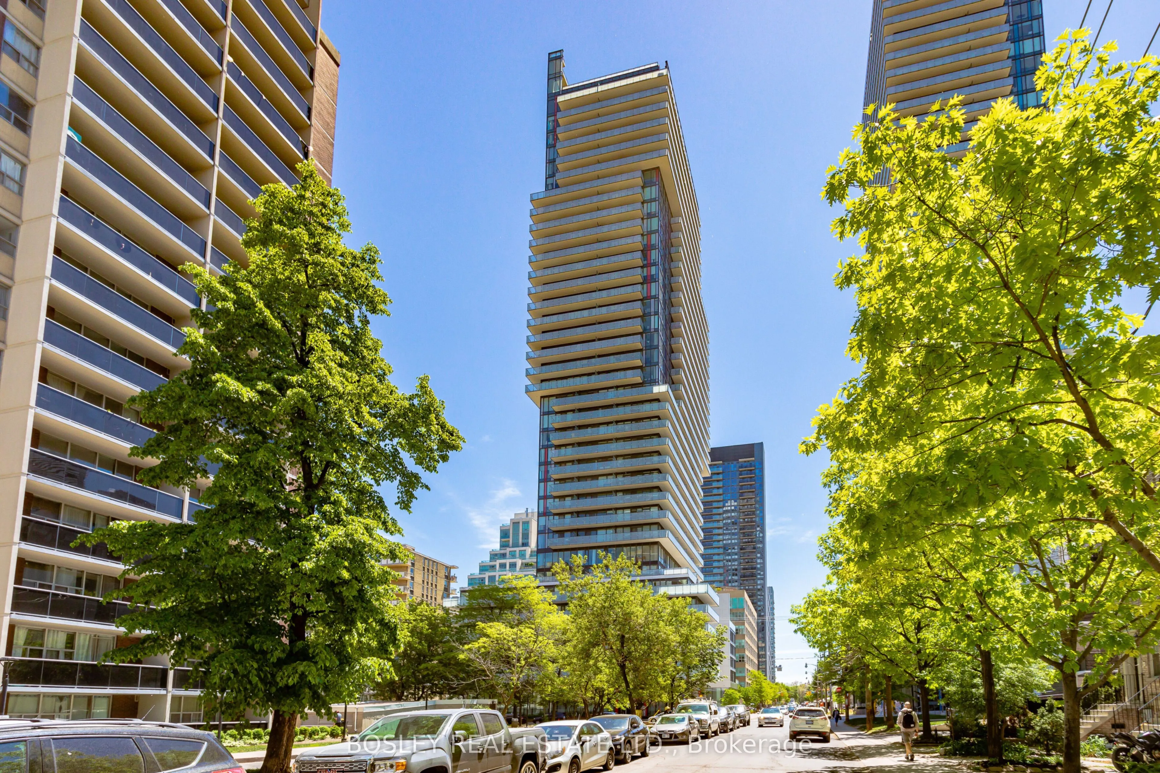 185 Roehampton Avenue #1702