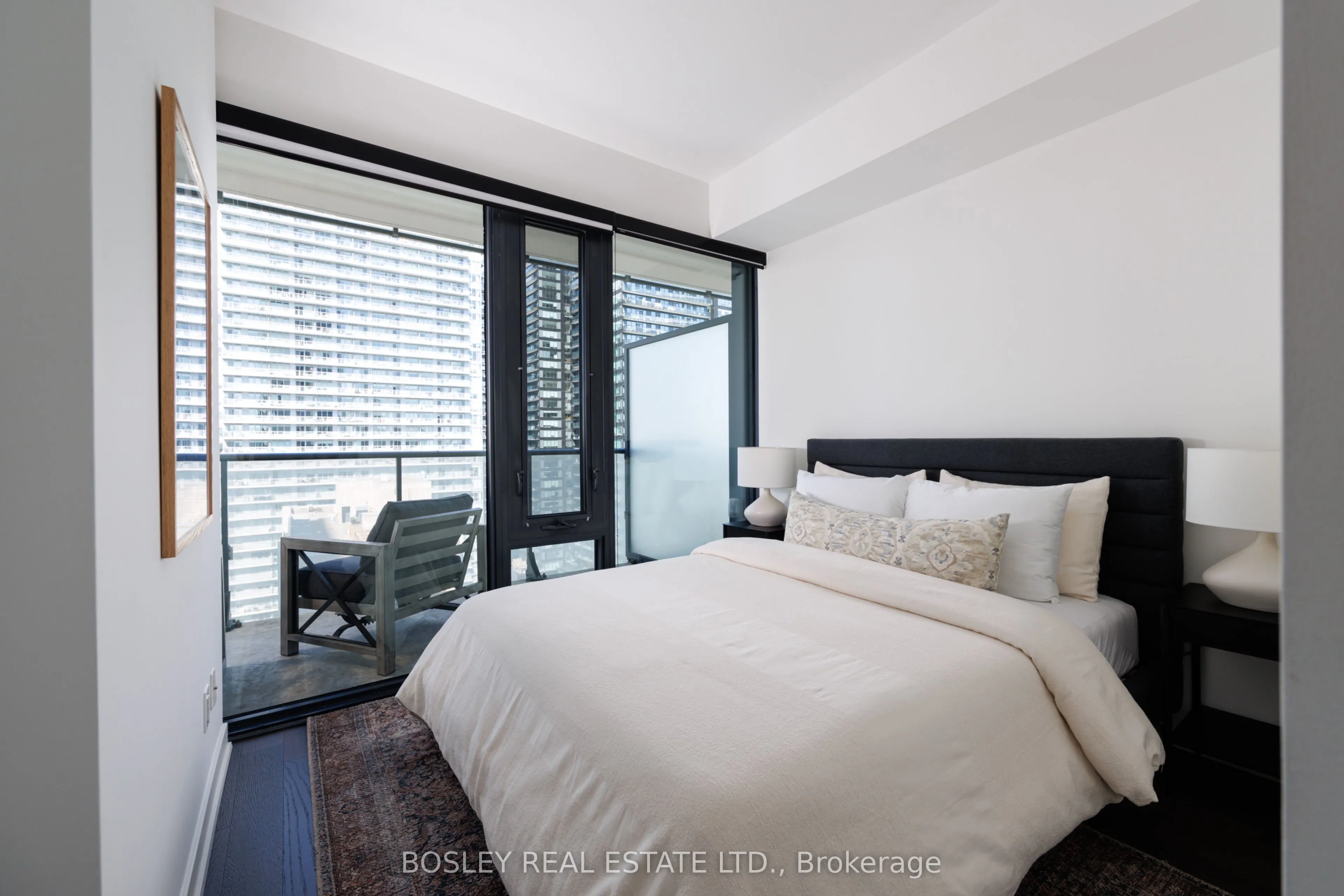 185 Roehampton Avenue #1702