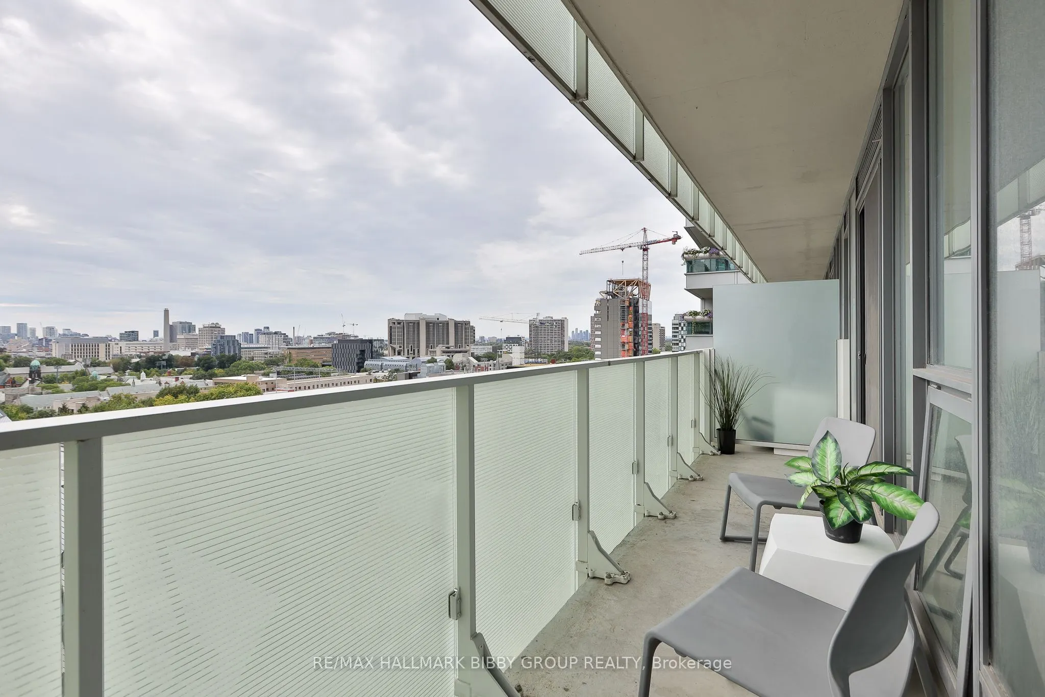 200 Bloor Street W #1204