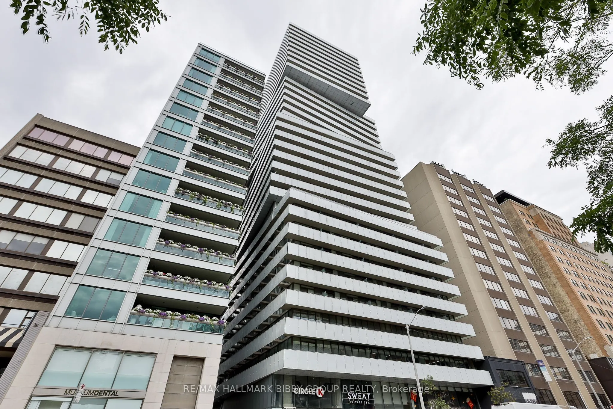200 Bloor Street W #1204