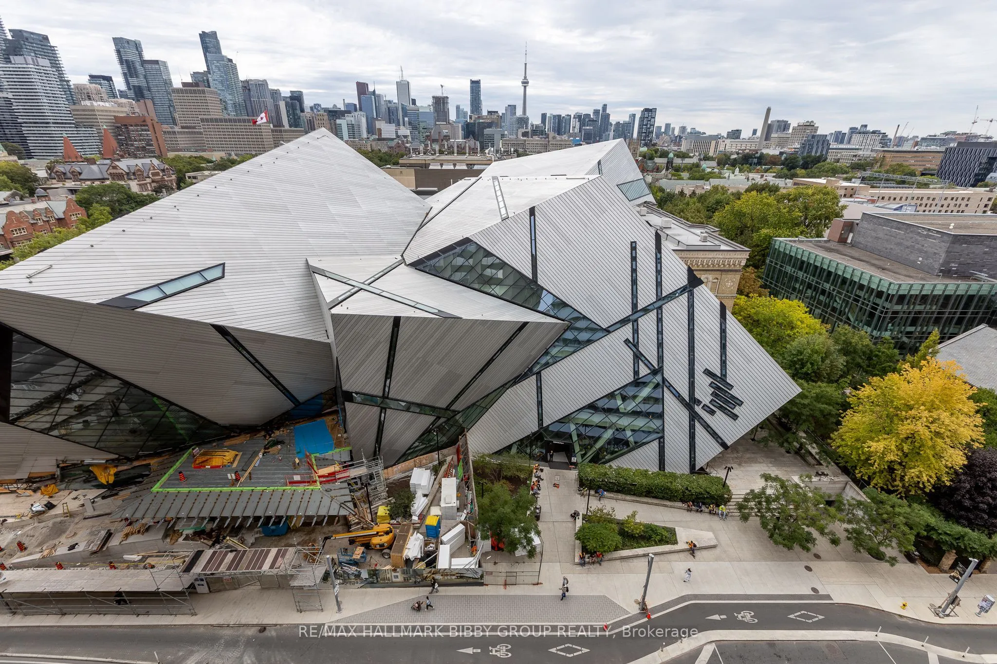 200 Bloor Street W #1204