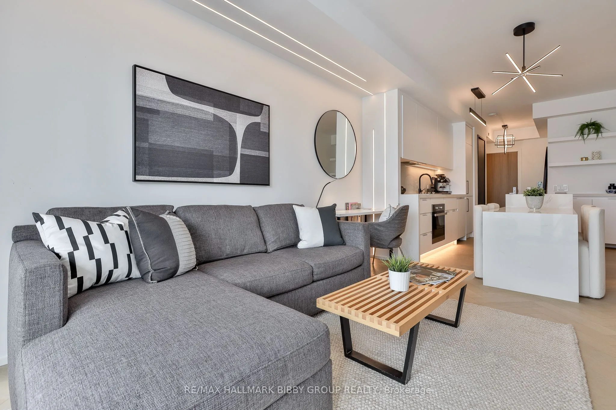 200 Bloor Street W #1204