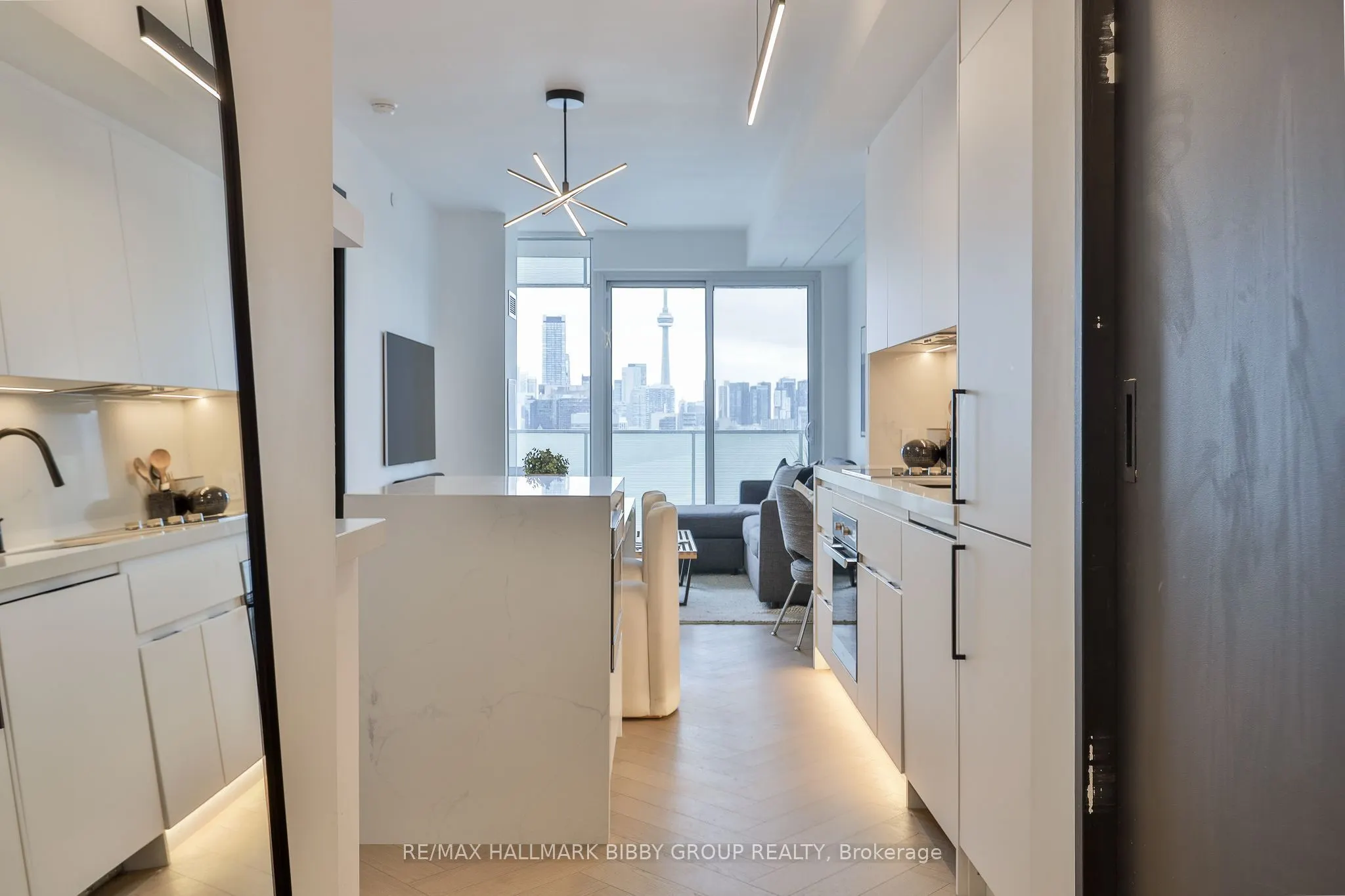 200 Bloor Street W #1204