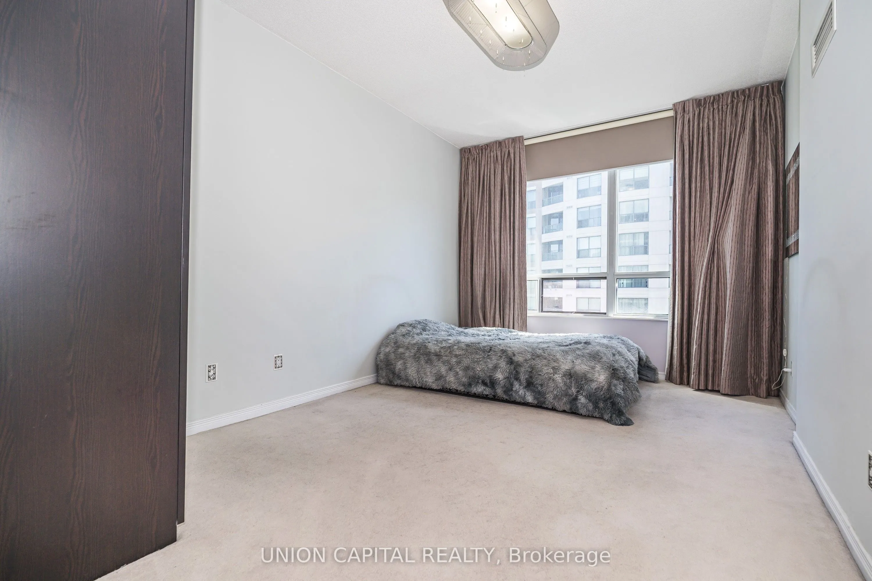 509 Beecroft Road #2002