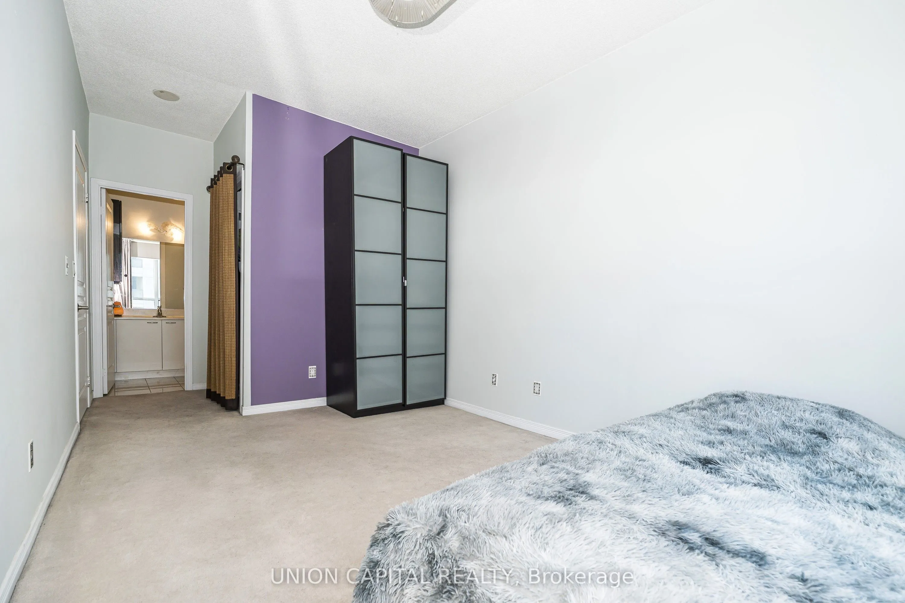 509 Beecroft Road #2002