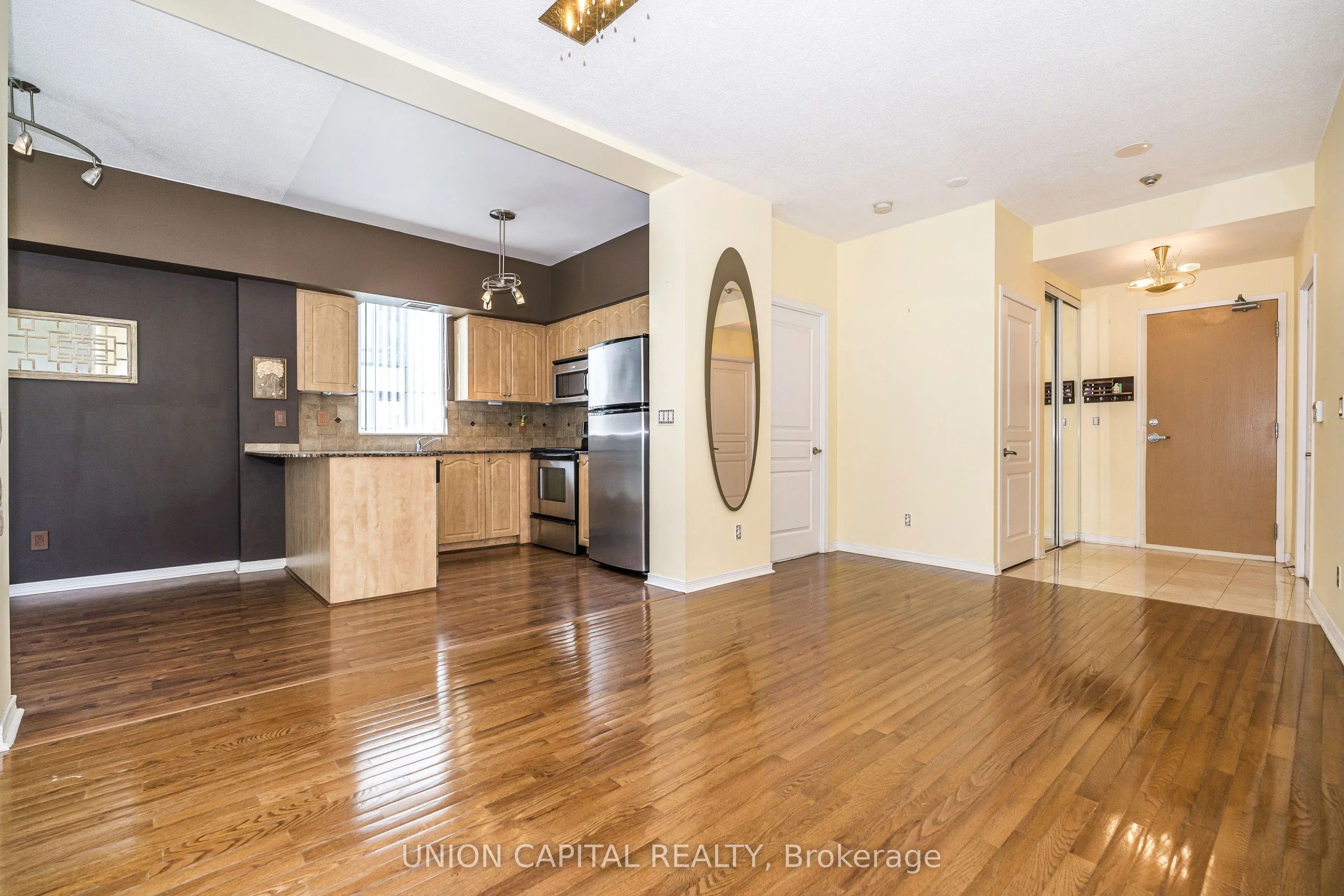 509 Beecroft Road #2002
