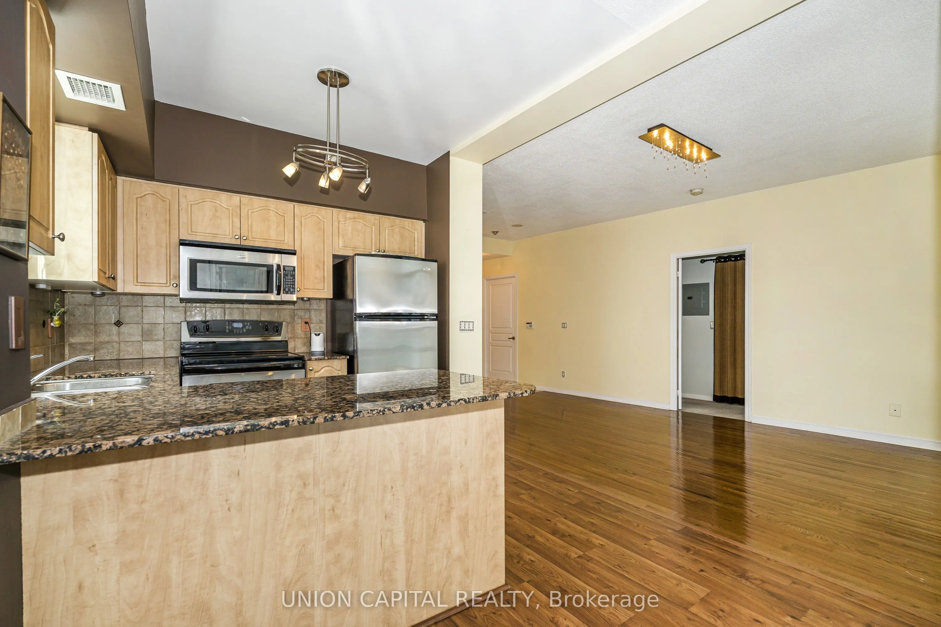 509 Beecroft Road #2002