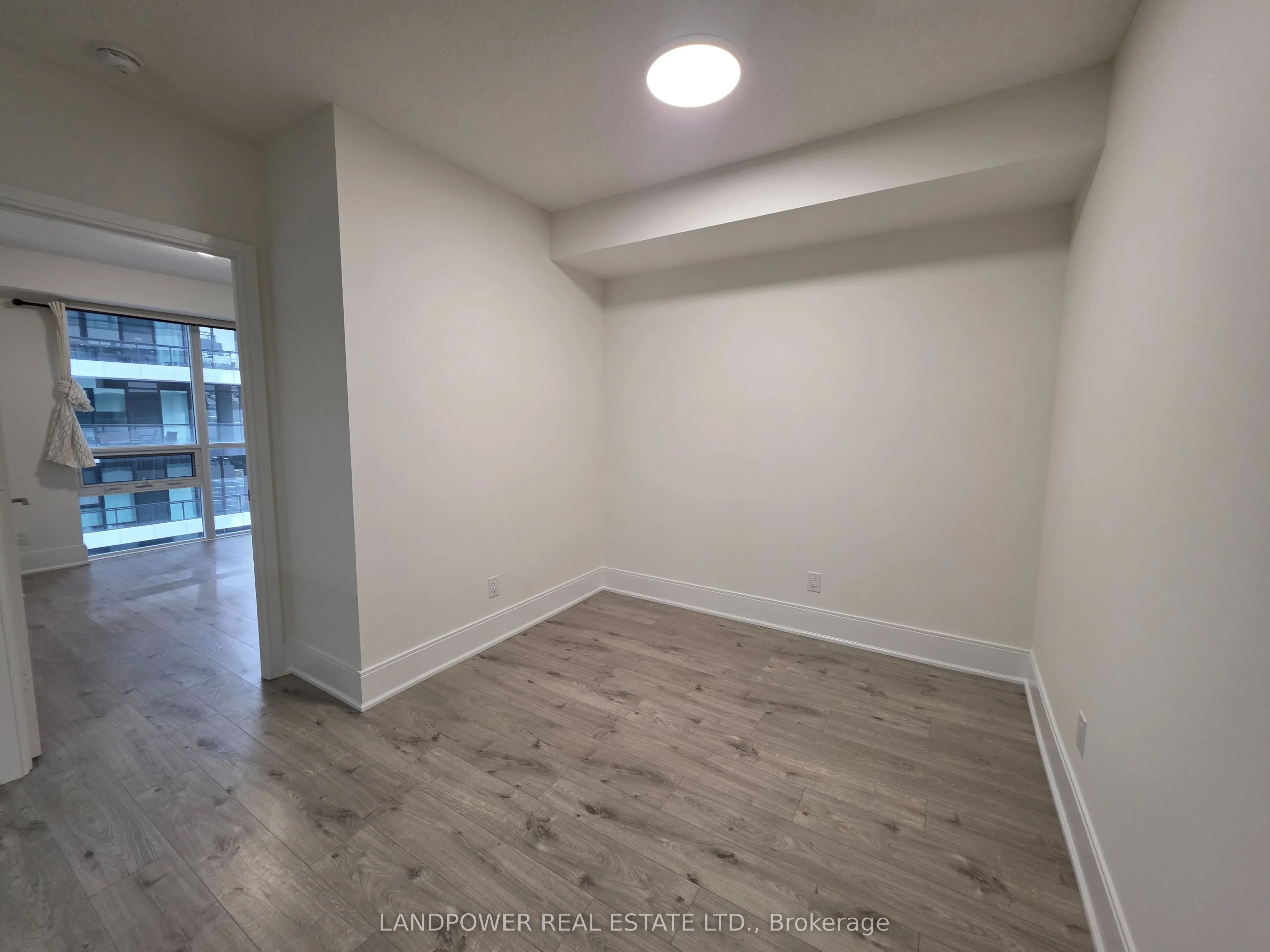 25 Broadway Avenue #906